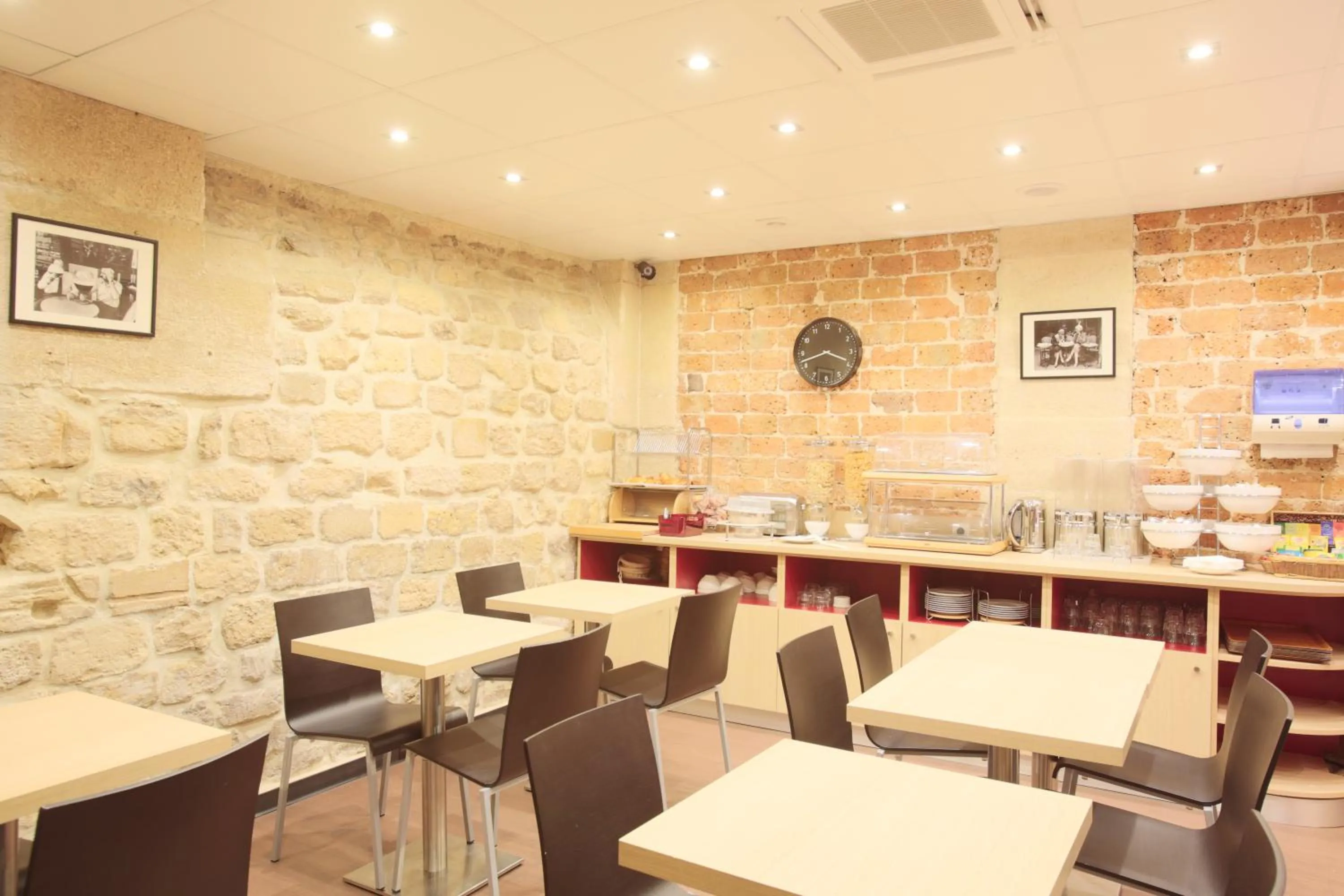 Restaurant/places to eat in Grand Hotel du Loiret