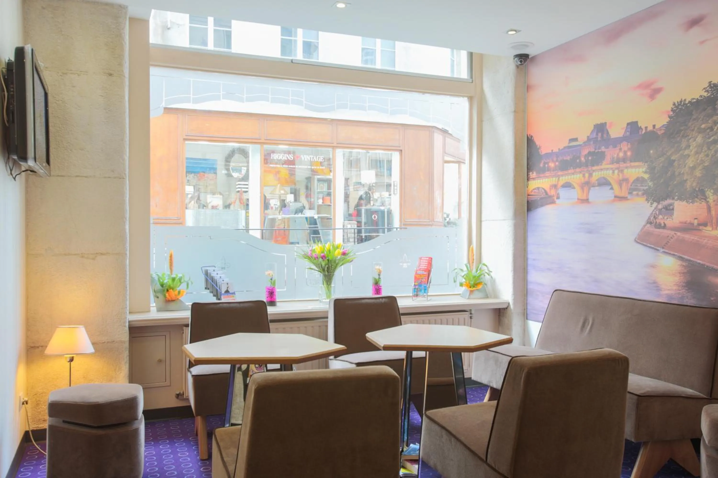 Lobby or reception in Grand Hotel du Loiret