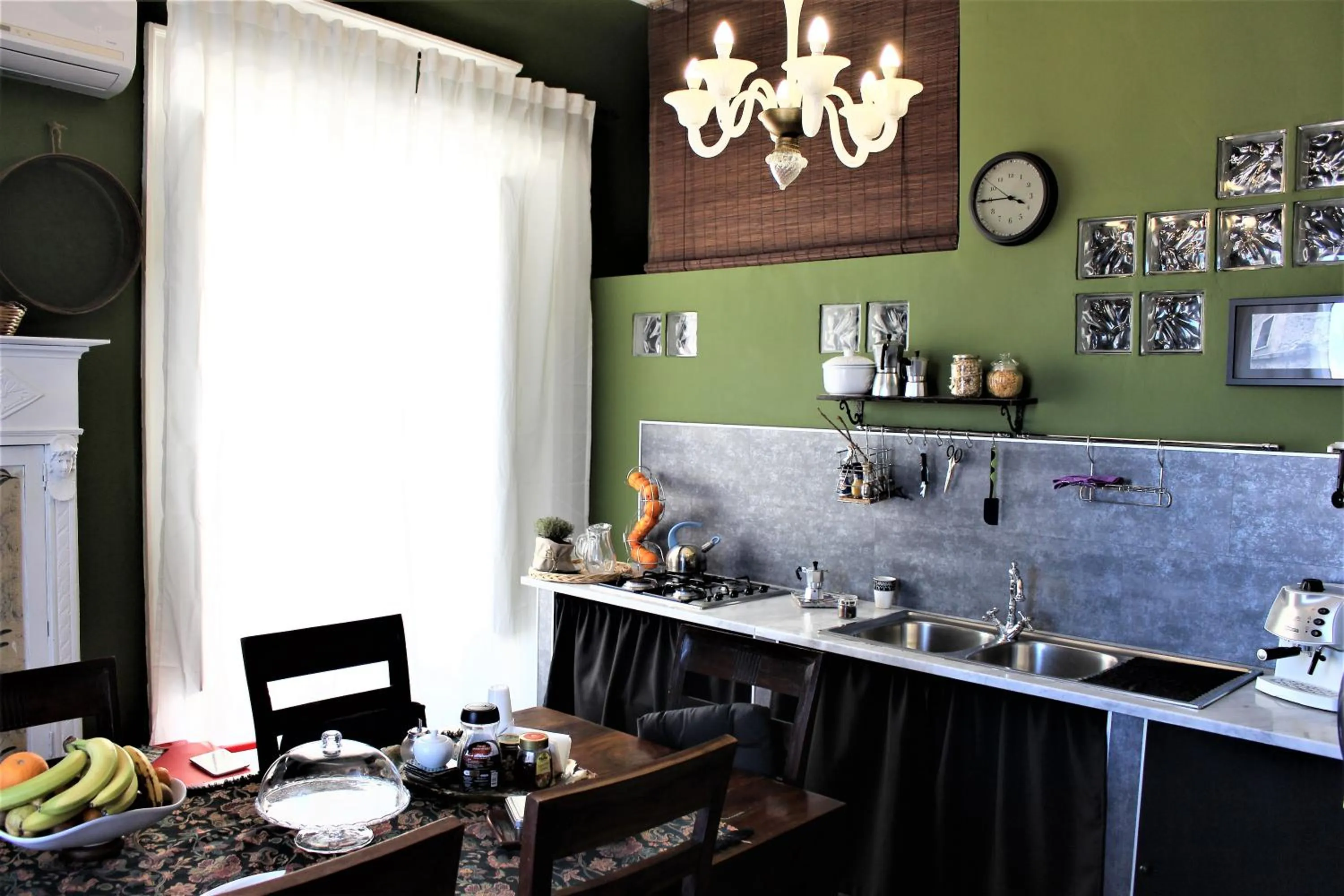 Kitchen or kitchenette in La Via delle Biciclette