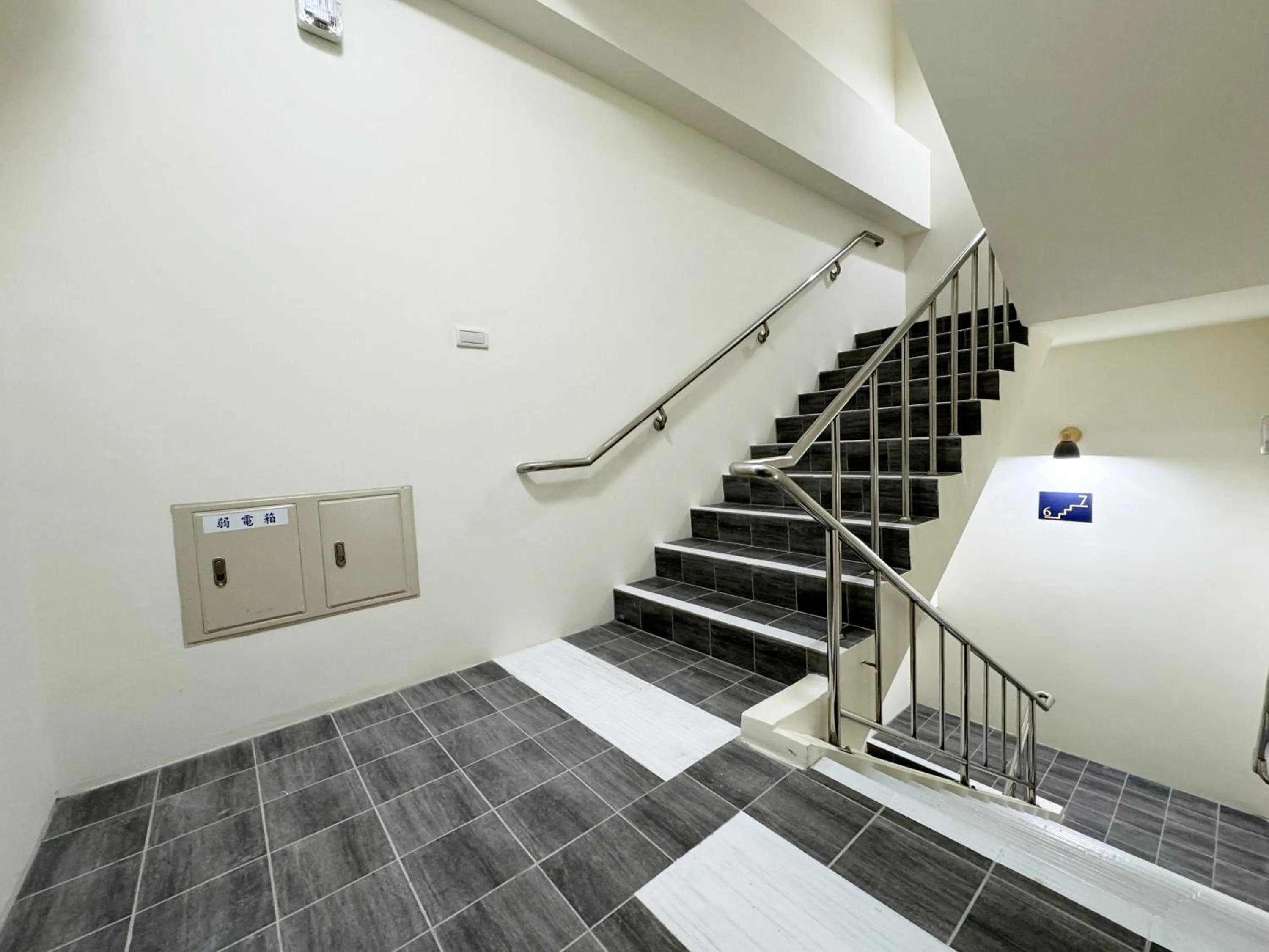 On site in Joie de Inn