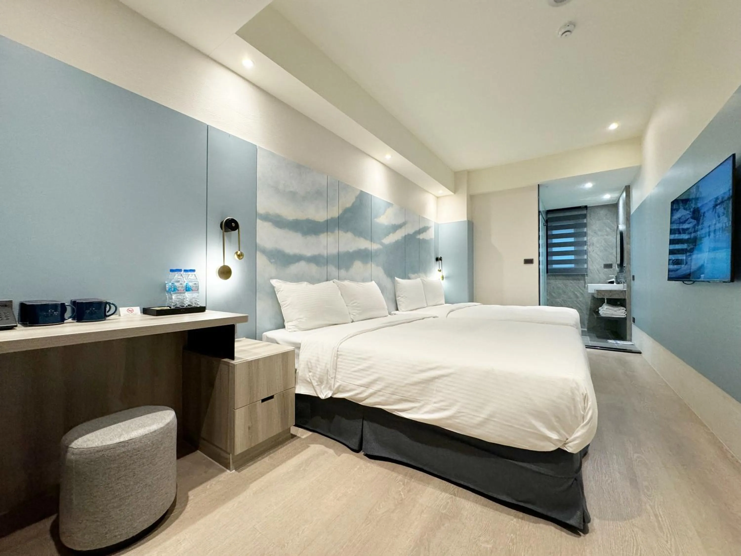 Photo of the whole room, Bed in Joie de Inn