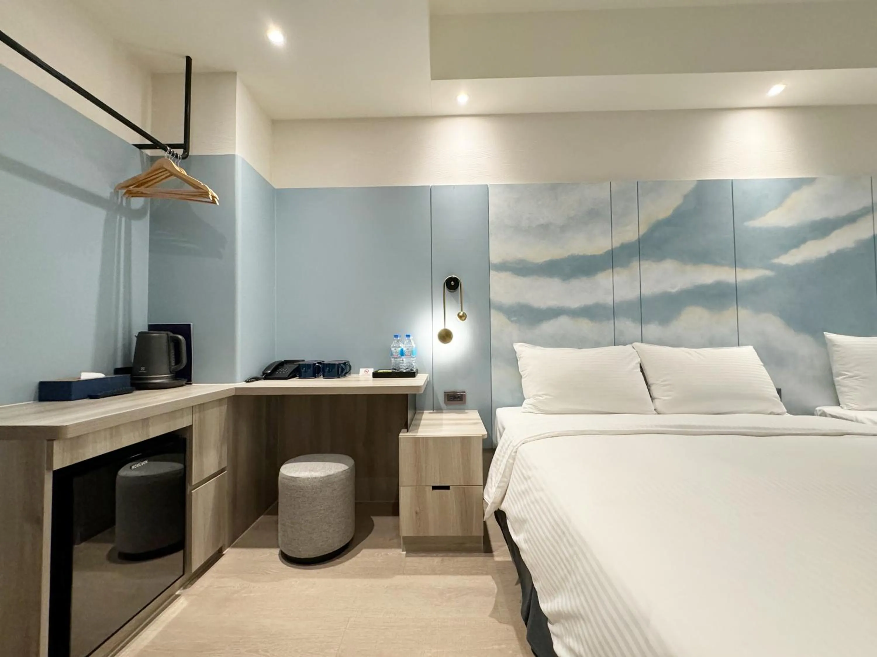 Photo of the whole room, Bed in Joie de Inn