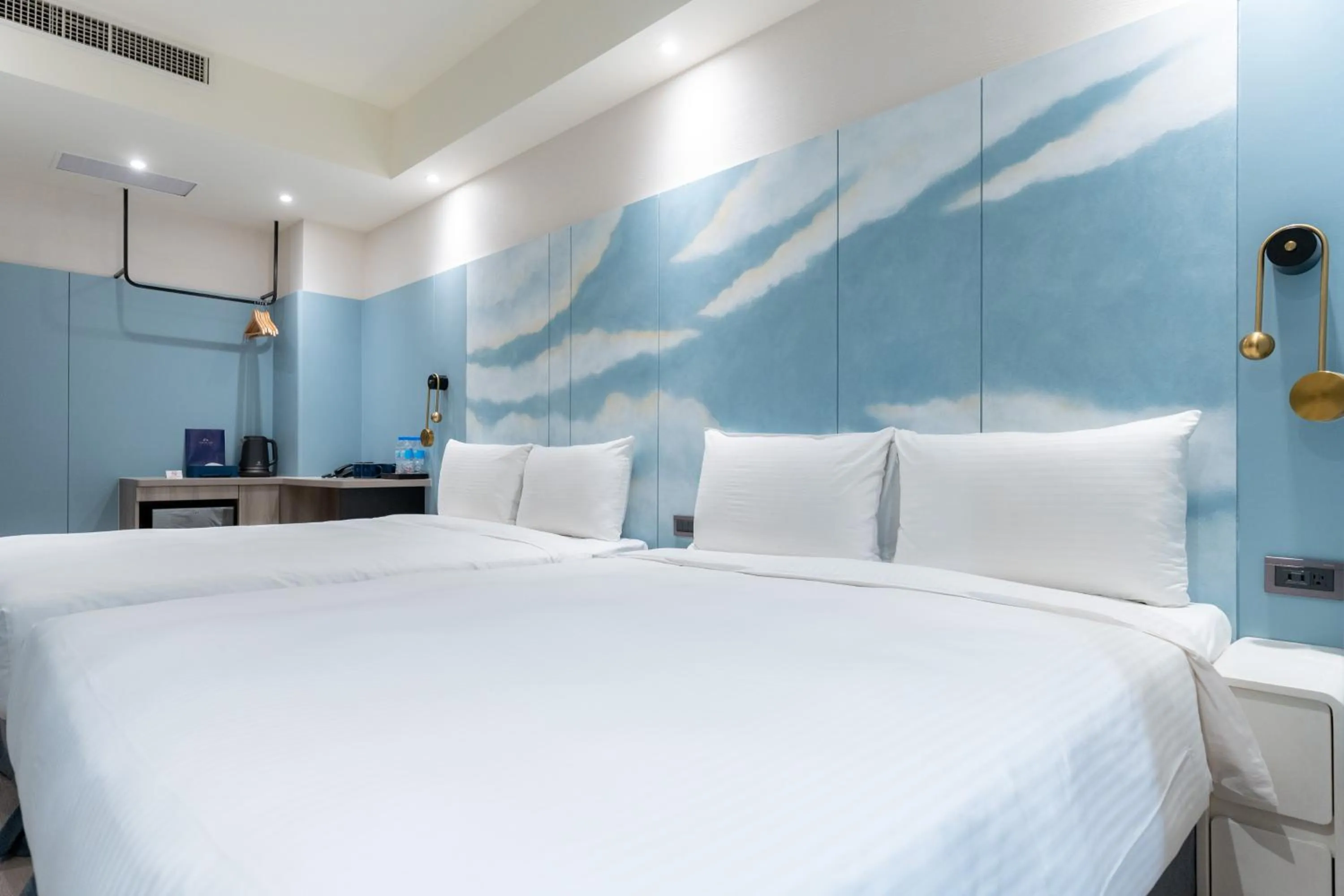 On site, Bed in Joie de Inn