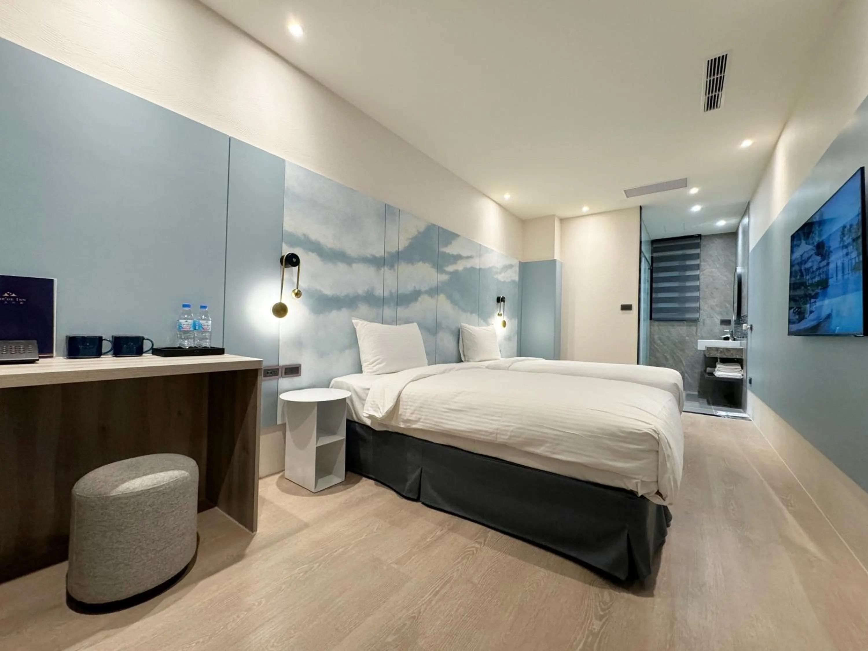 Photo of the whole room, Bed in Joie de Inn