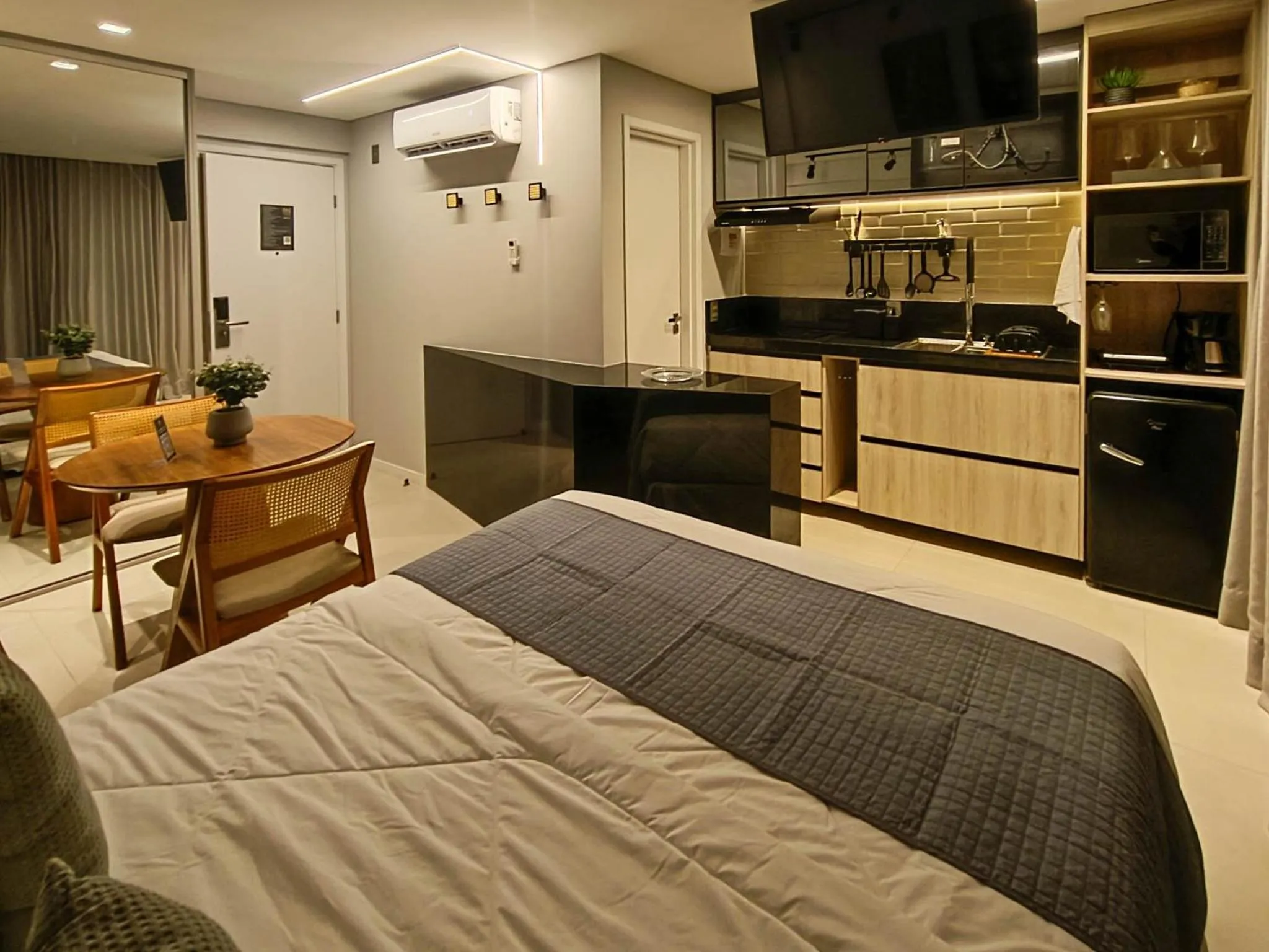 Bedroom, Bed in RN Studio Premium