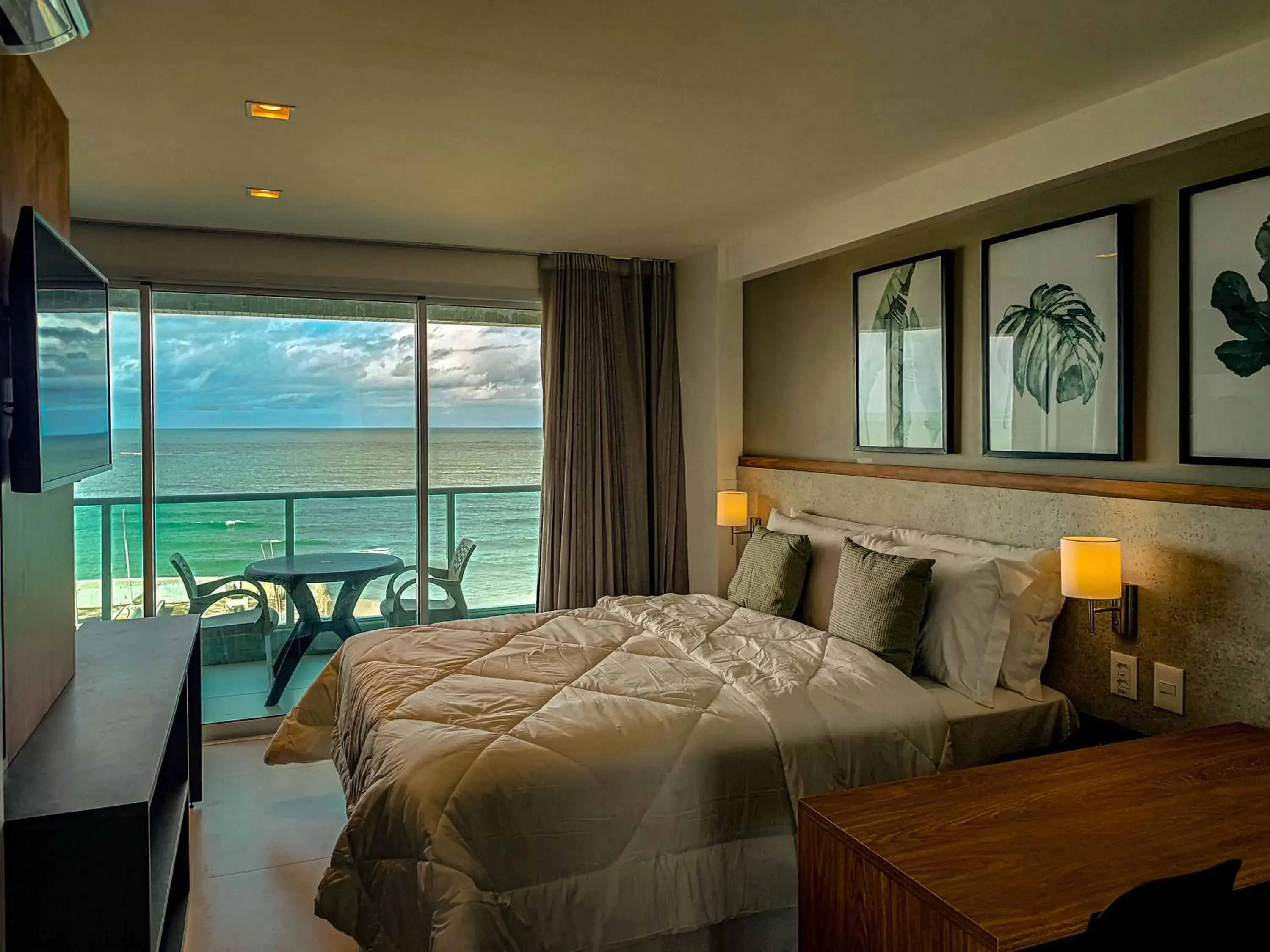 Superior Studio in RN Studio Premium Superior Studio in RN Studio Premium