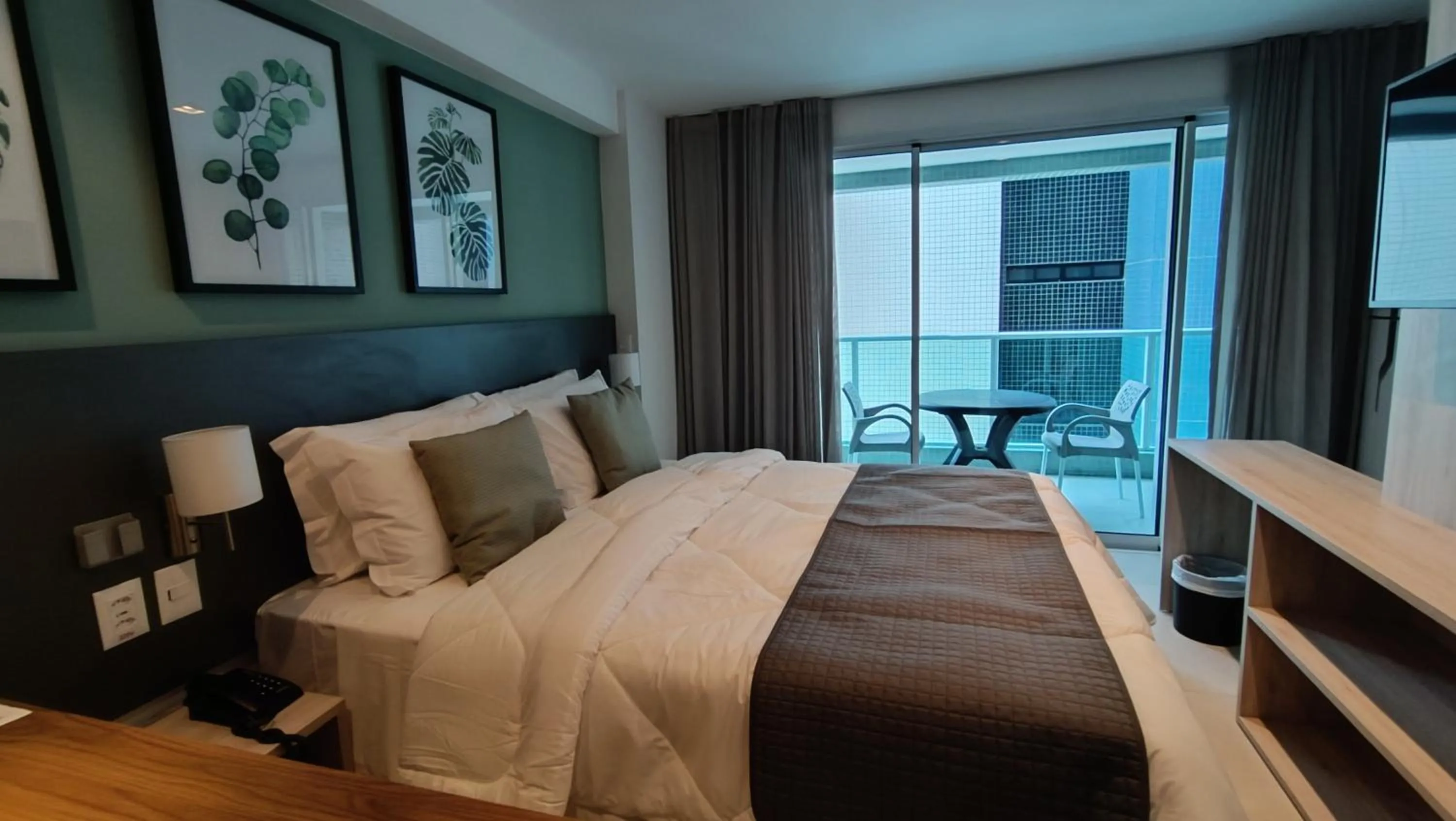 Bedroom, Bed in RN Studio Premium