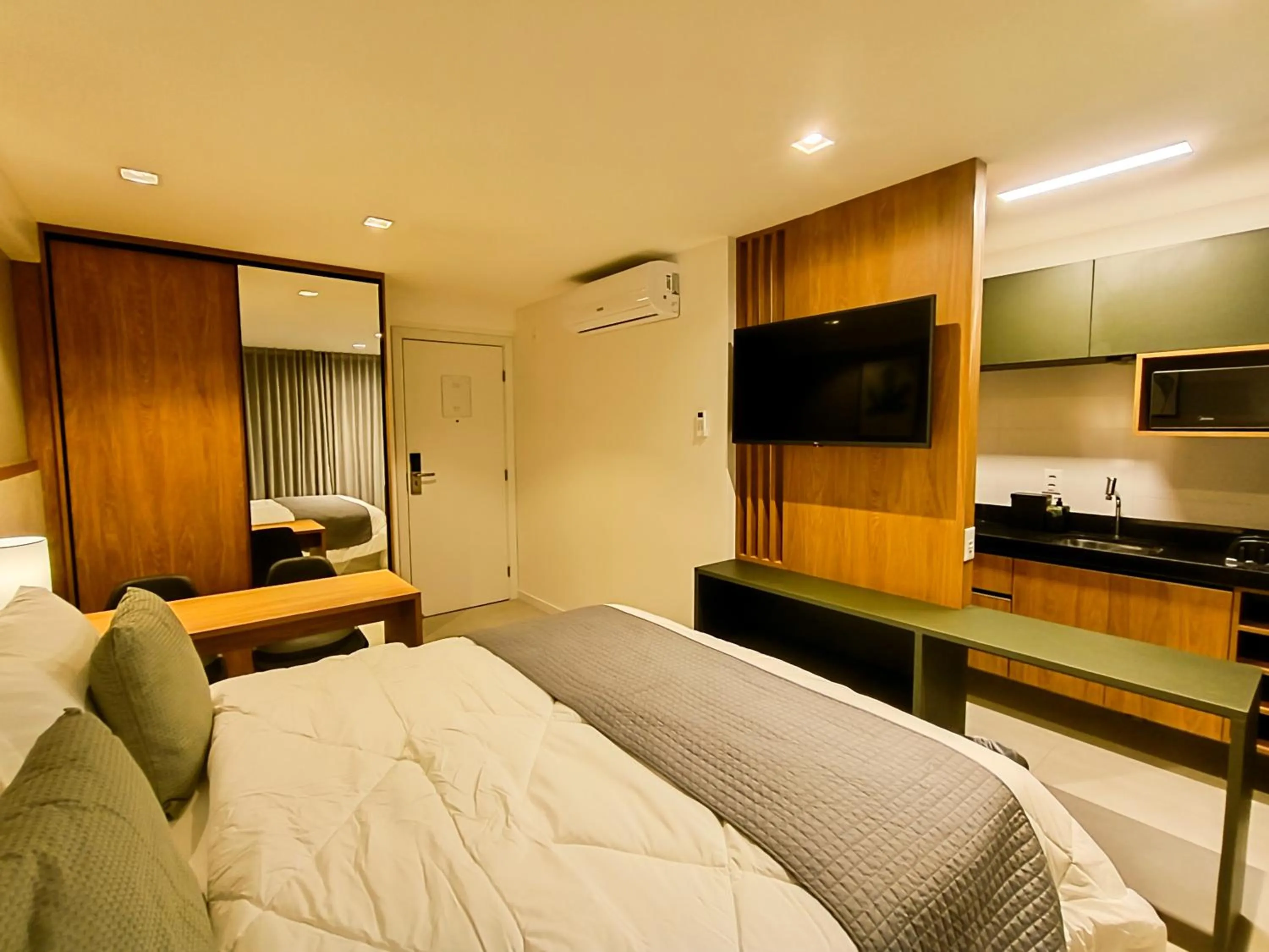 Bed in RN Studio Premium