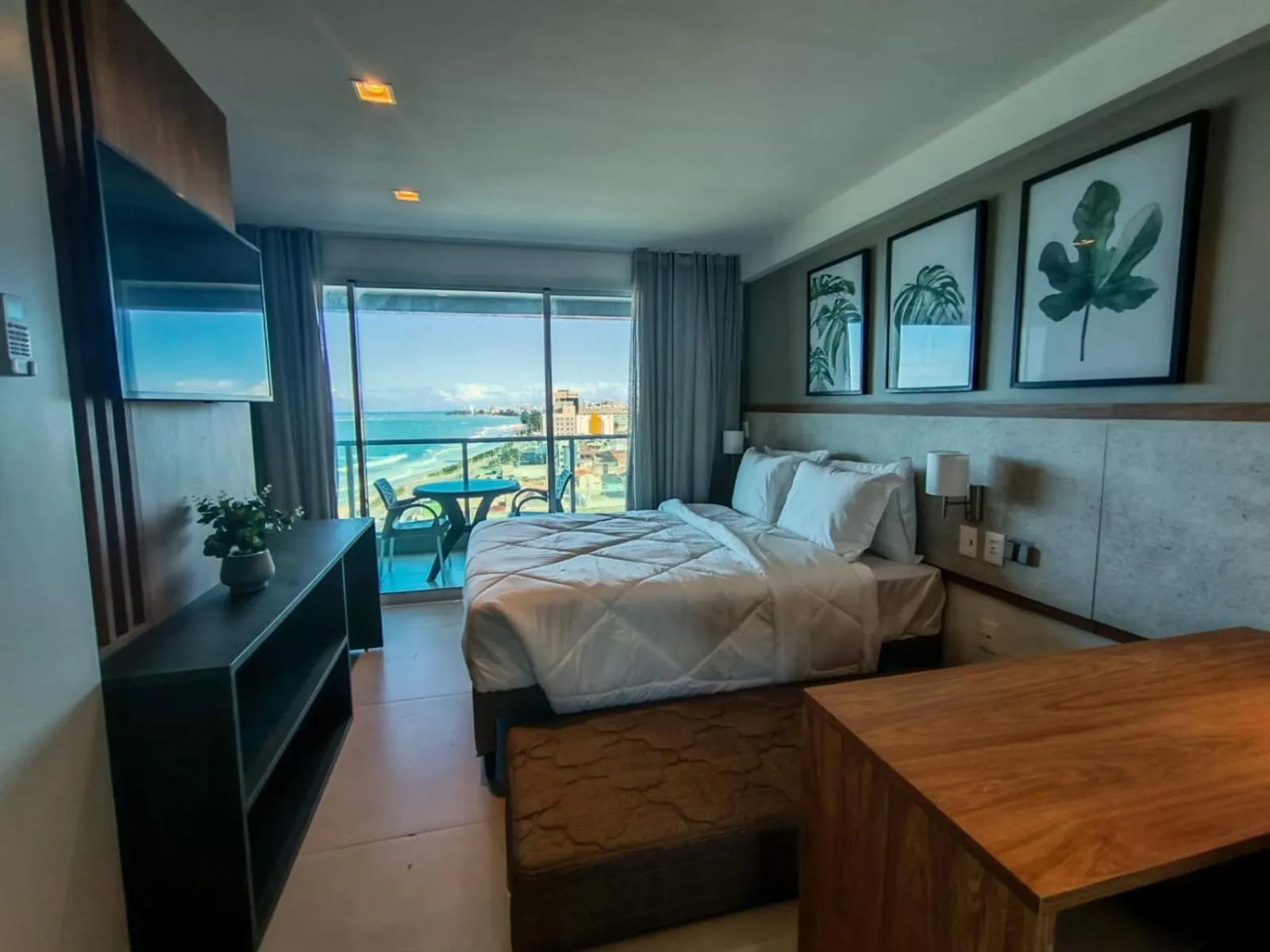 Photo of the whole room, Bed in RN Studio Premium