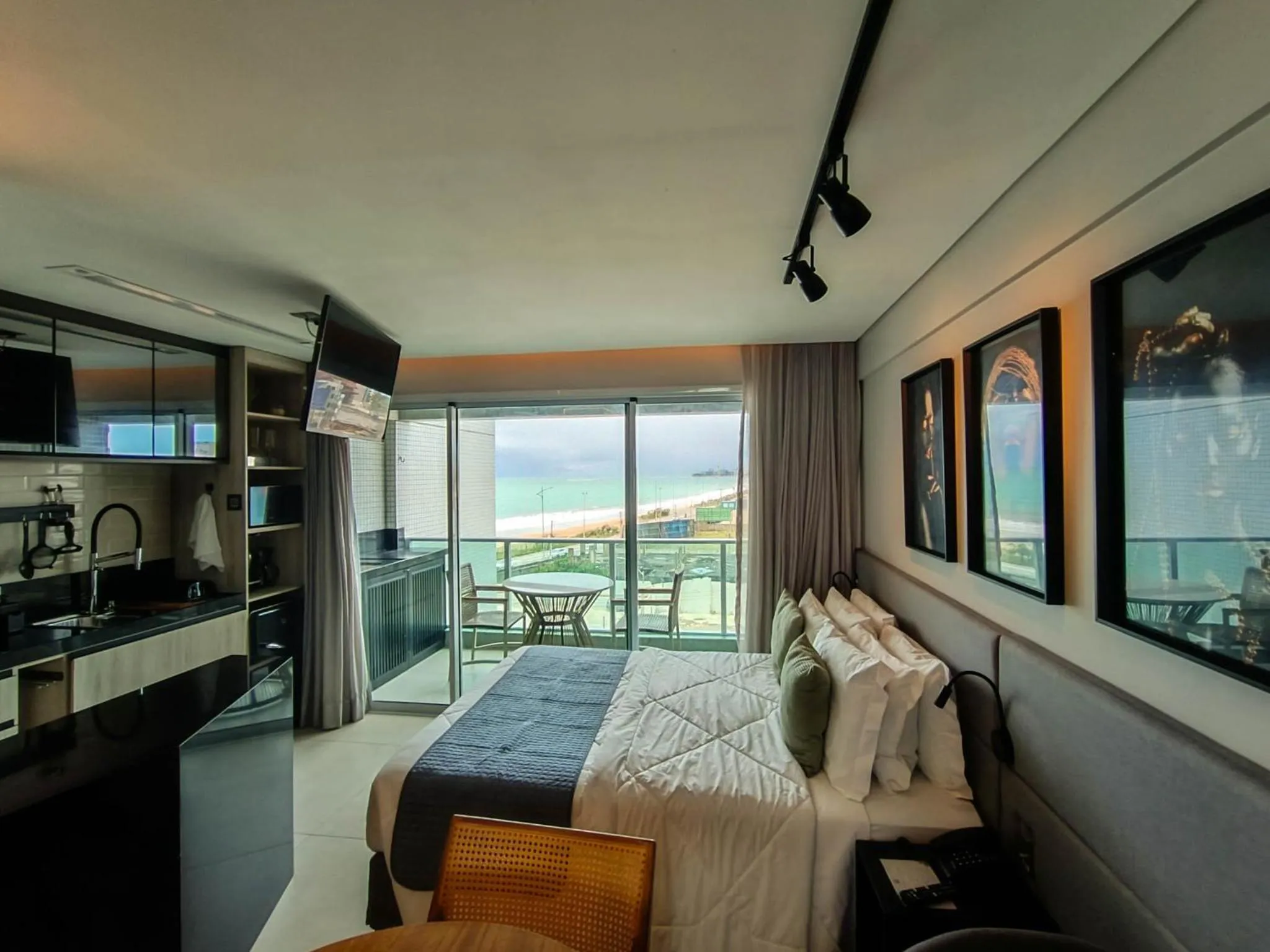 Bedroom, Bed in RN Studio Premium