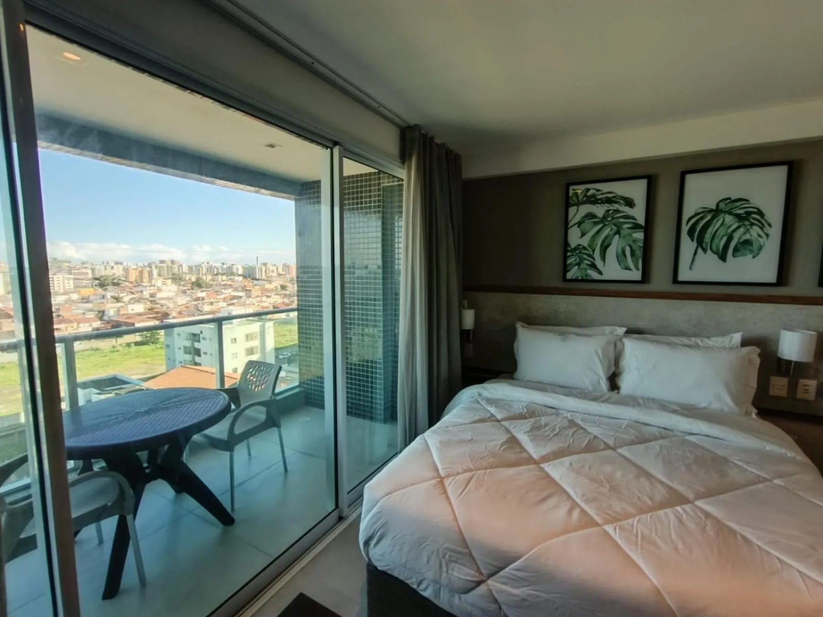 Photo of the whole room, Bed in RN Studio Premium