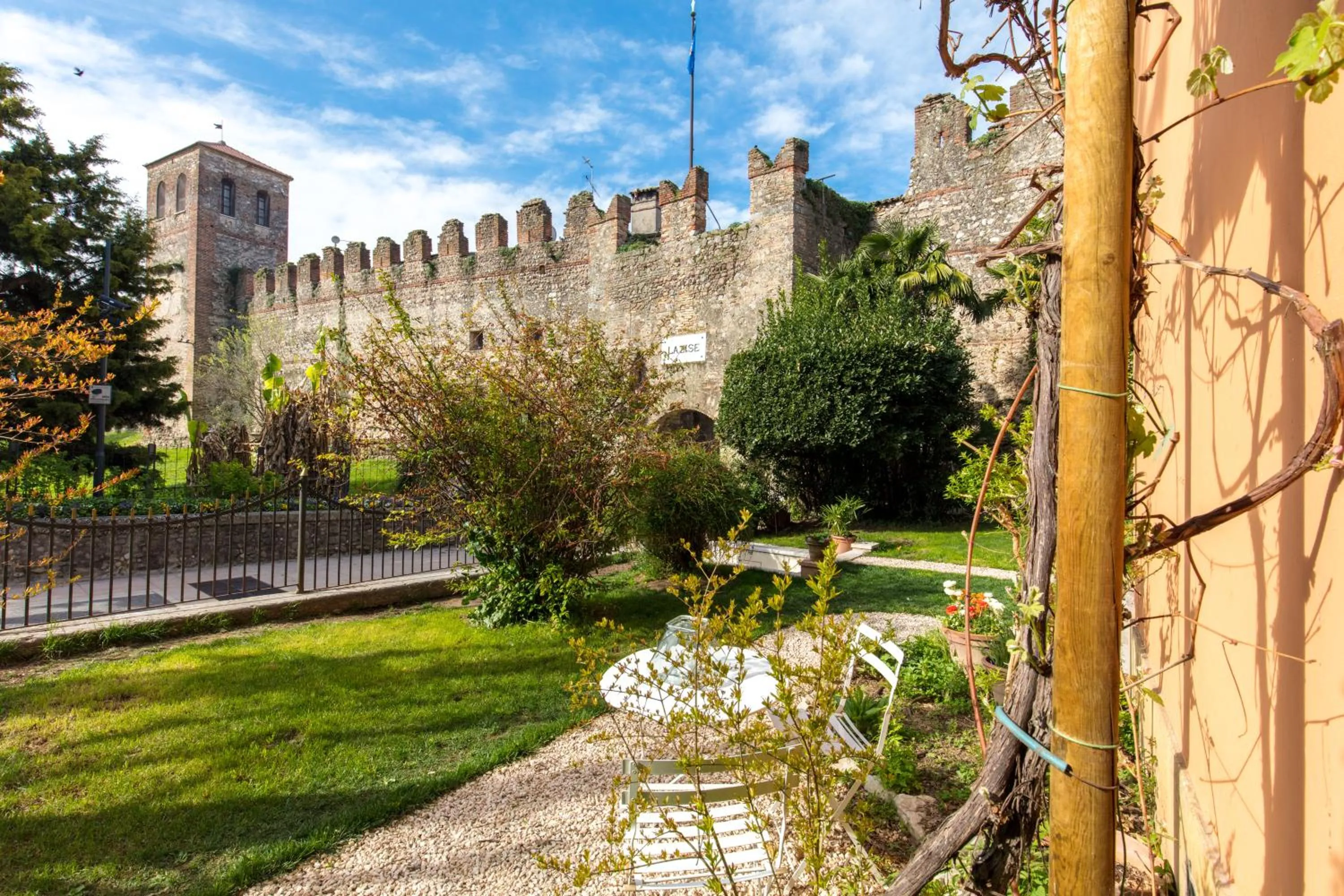 Garden view in CasaBiondani Lazise