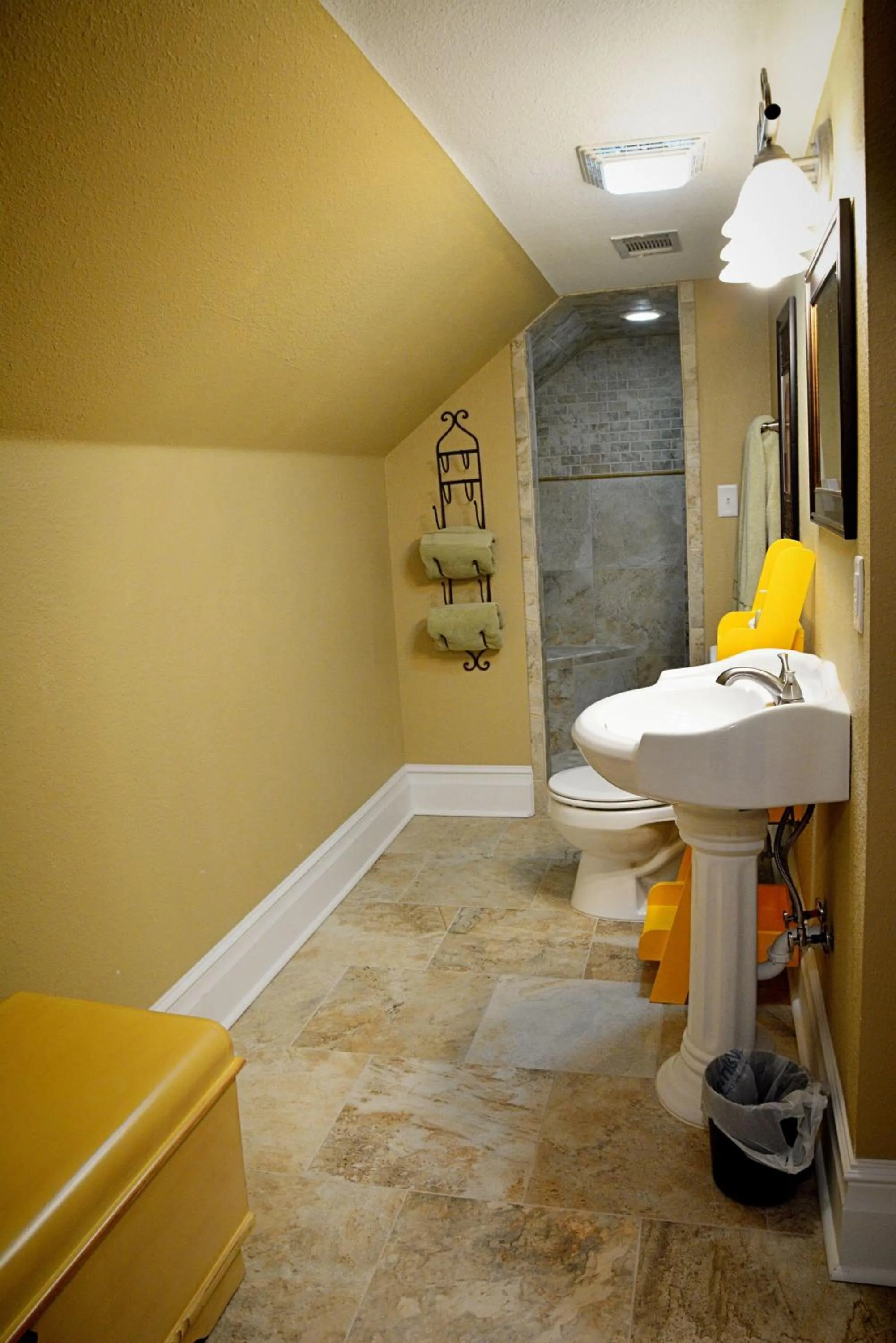 Bathroom in Iron Horse Inn