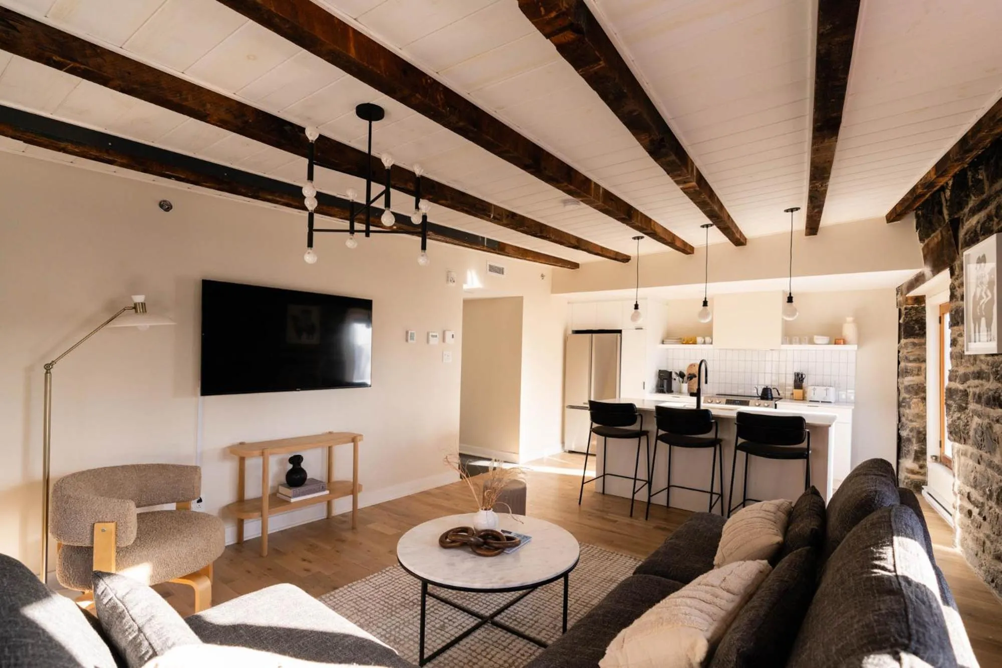 TV and multimedia in Maison Place Royale by Luxury In Transit