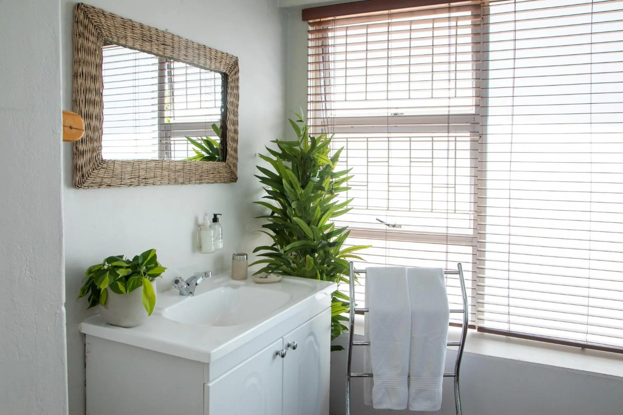 Bathroom in Loddey`s Guest House - by Beach Collection