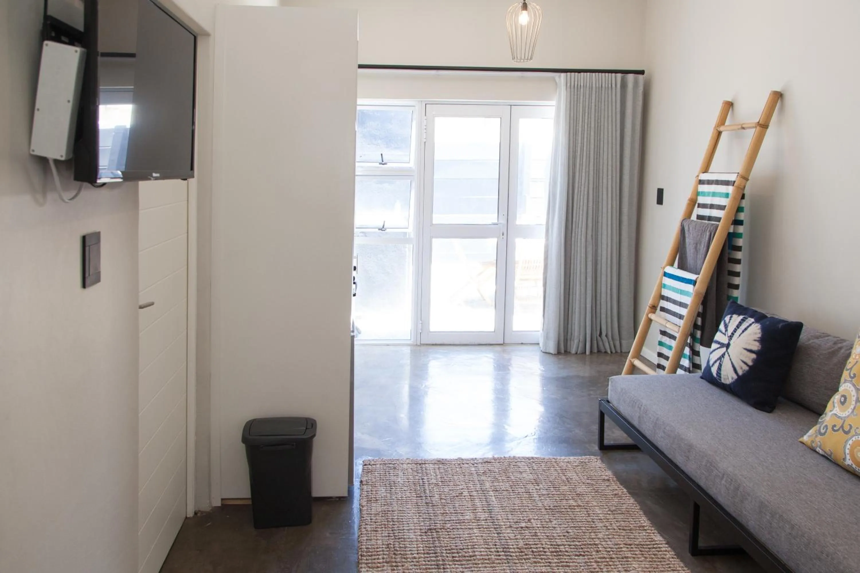 Loddey`s Guest House - by Beach Collection