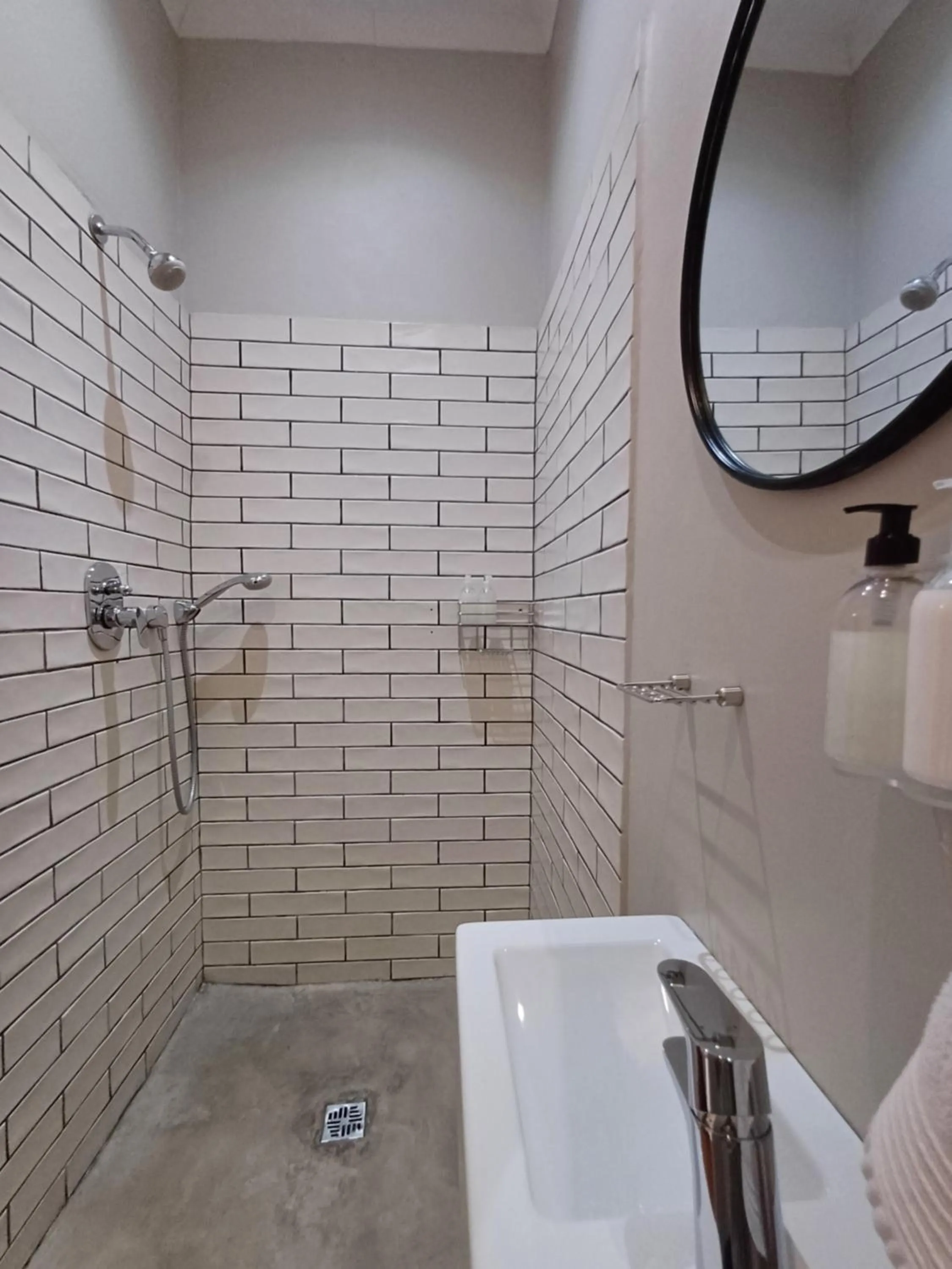 Loddey`s Guest House - by Beach Collection