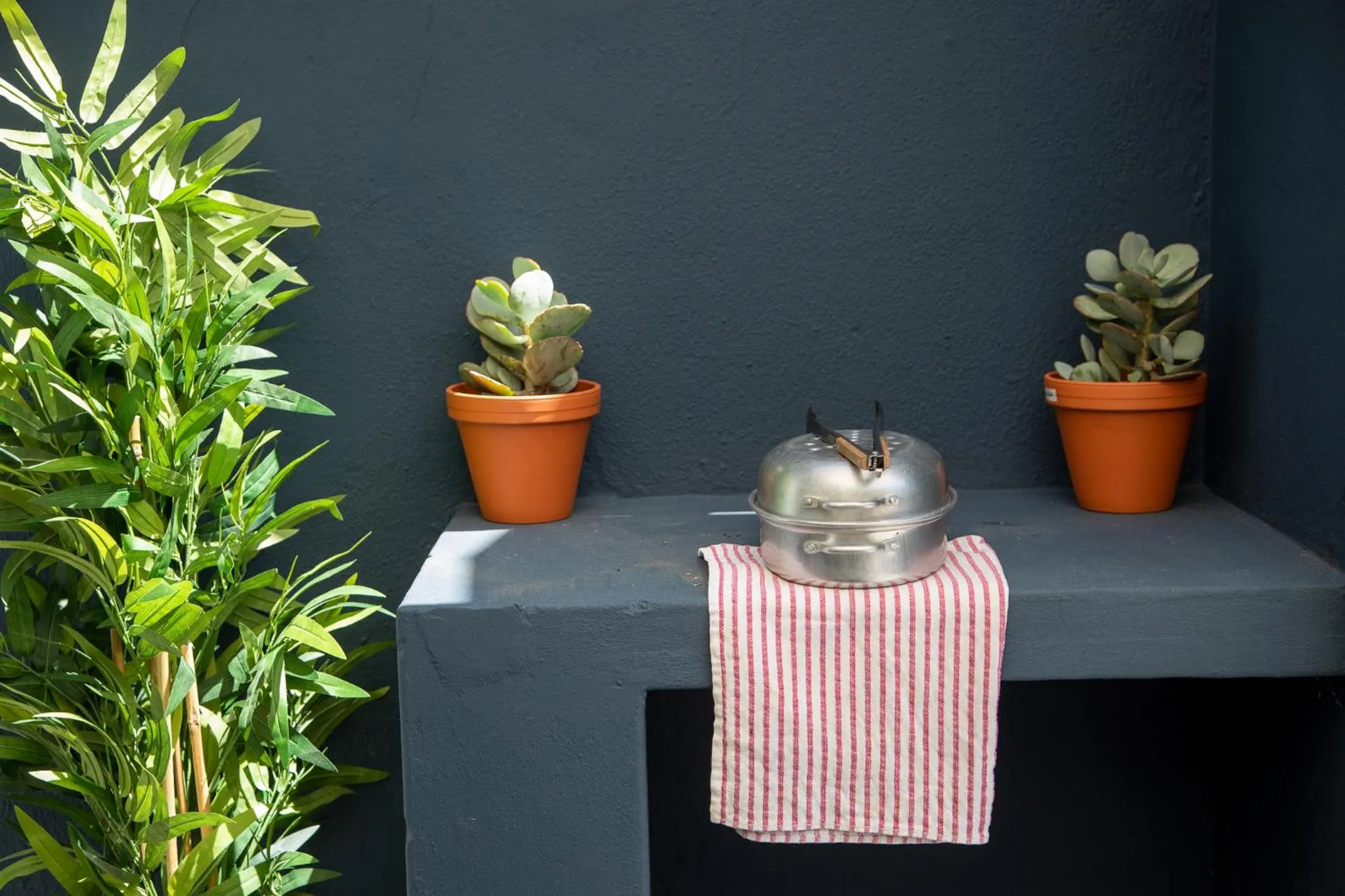 Loddey`s Guest House - by Beach Collection