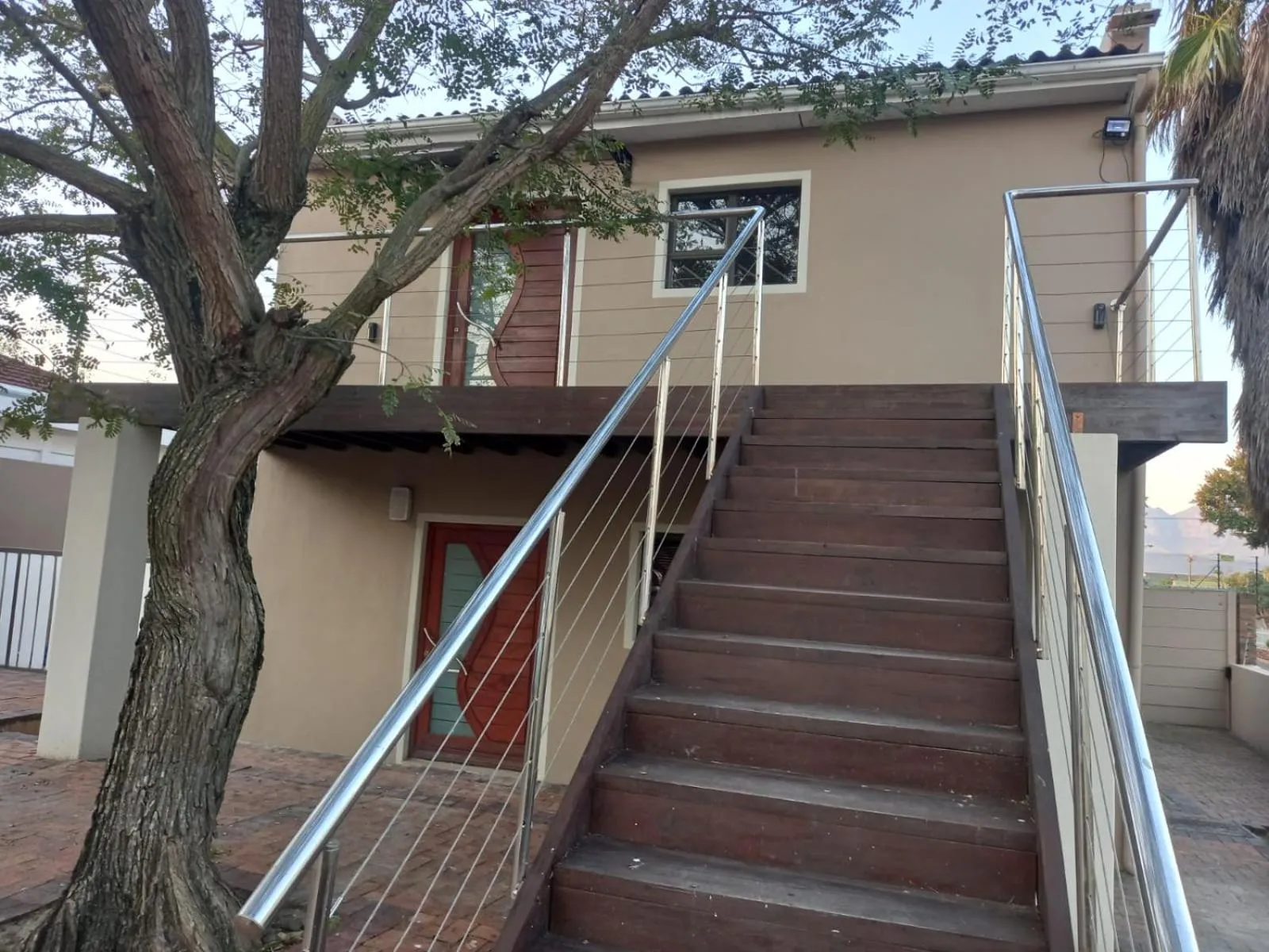 Loddey`s Guest House - by Beach Collection