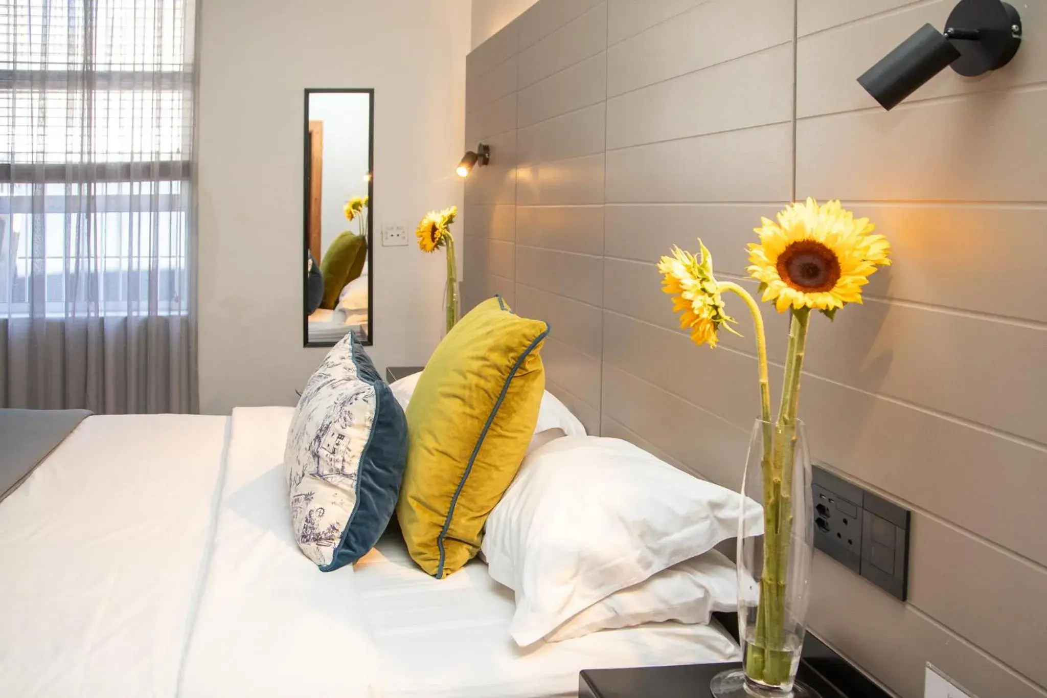 Twin Room in Loddey`s Guest House - by Beach Collection Twin Room in Loddey`s Guest House - by Beach Collection