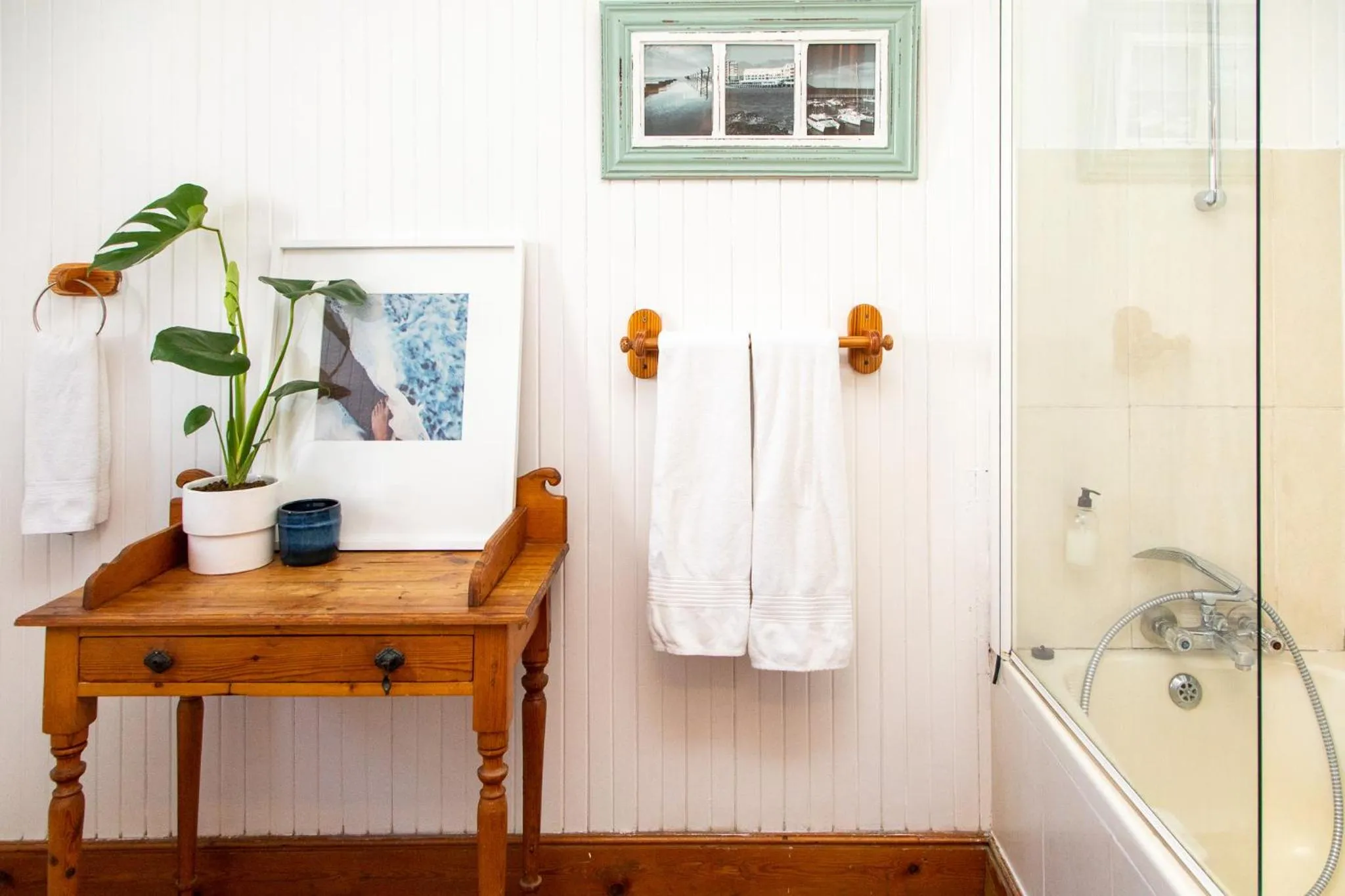 Shower in Loddey`s Guest House - by Beach Collection