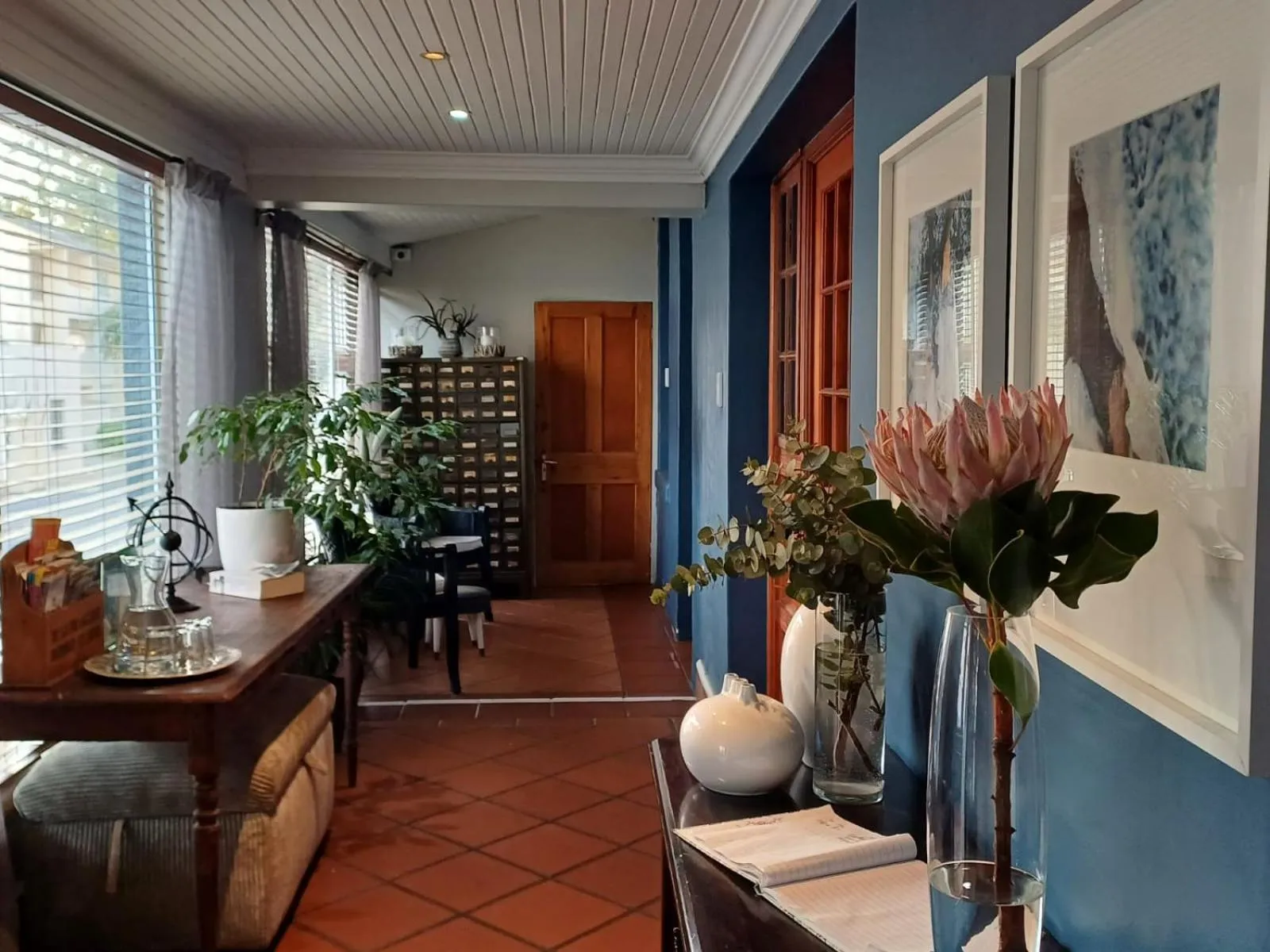 Lobby or reception in Loddey`s Guest House - by Beach Collection