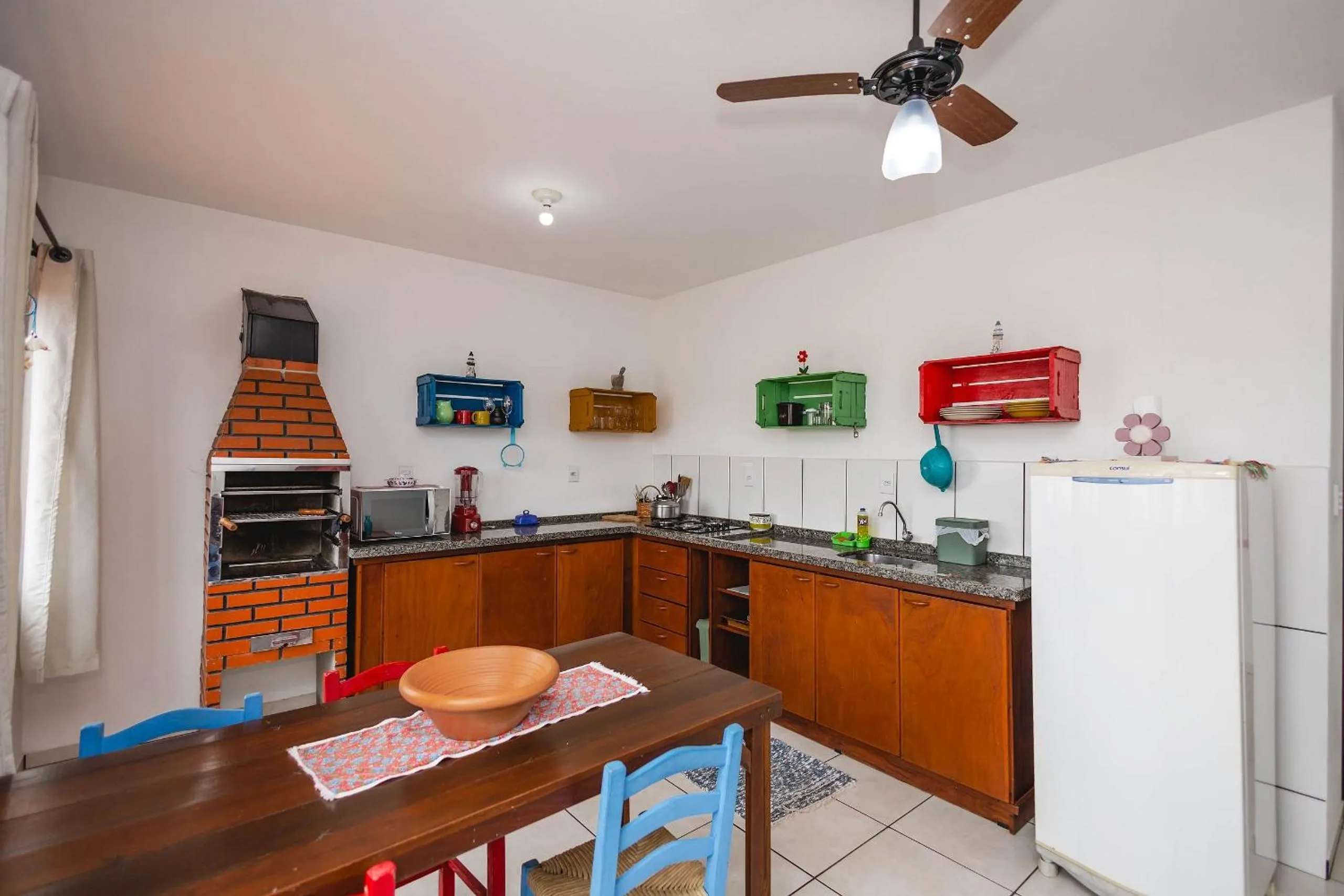 Kitchen or kitchenette in Refúgio encantador em Piçarras