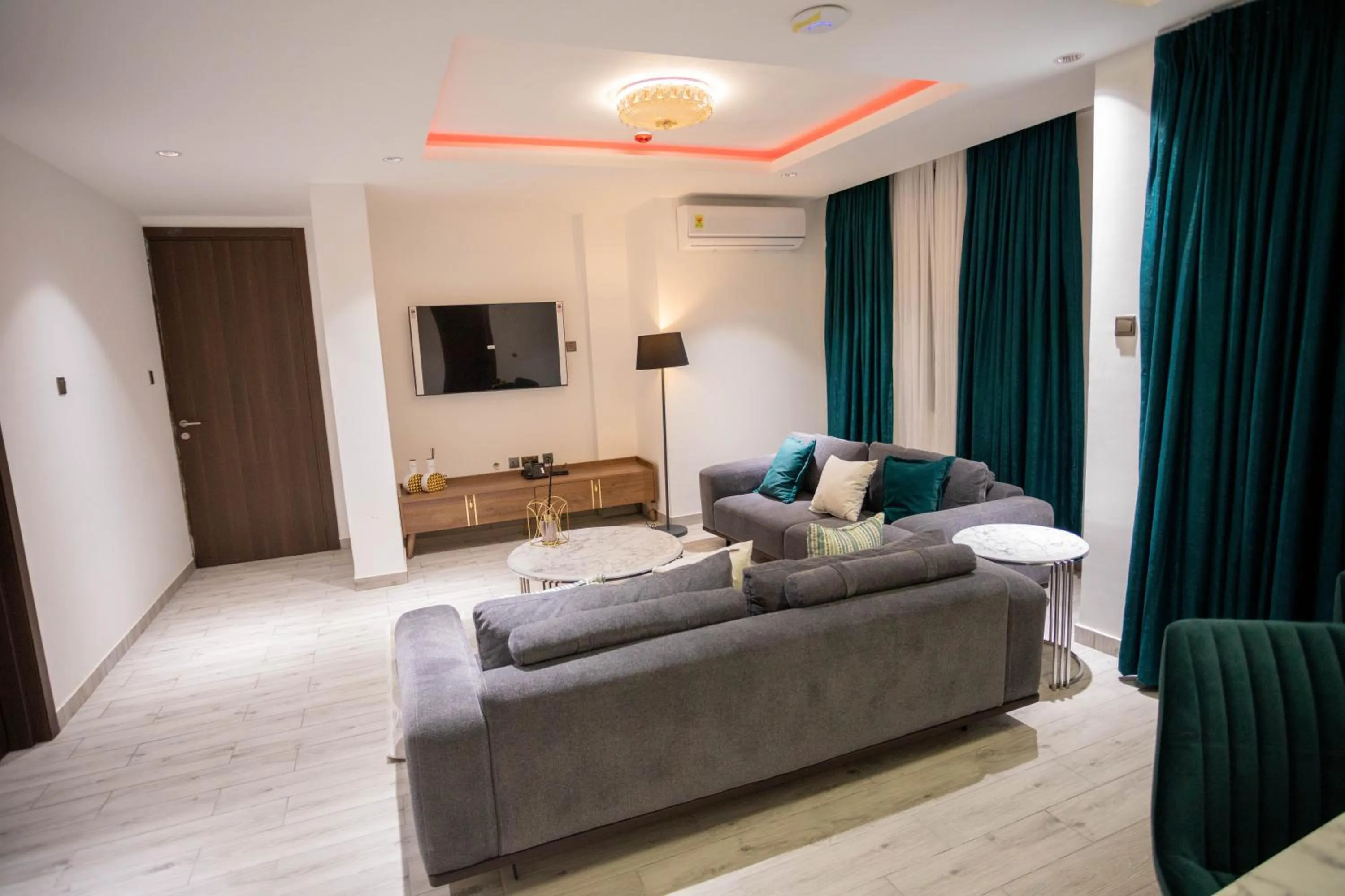 TV and multimedia, Bed in Veronique Heights