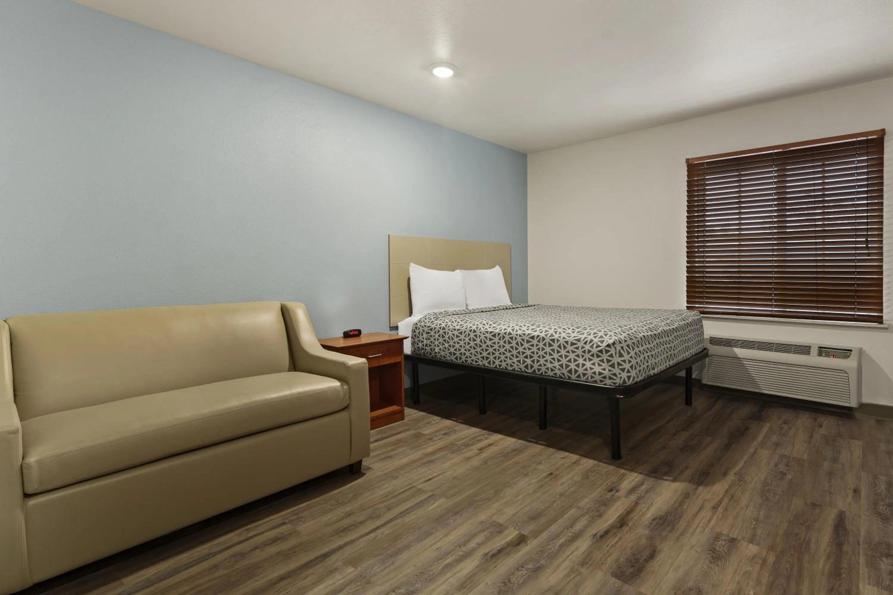 Bedroom in WoodSpring Suites Columbia Fort Jackson
