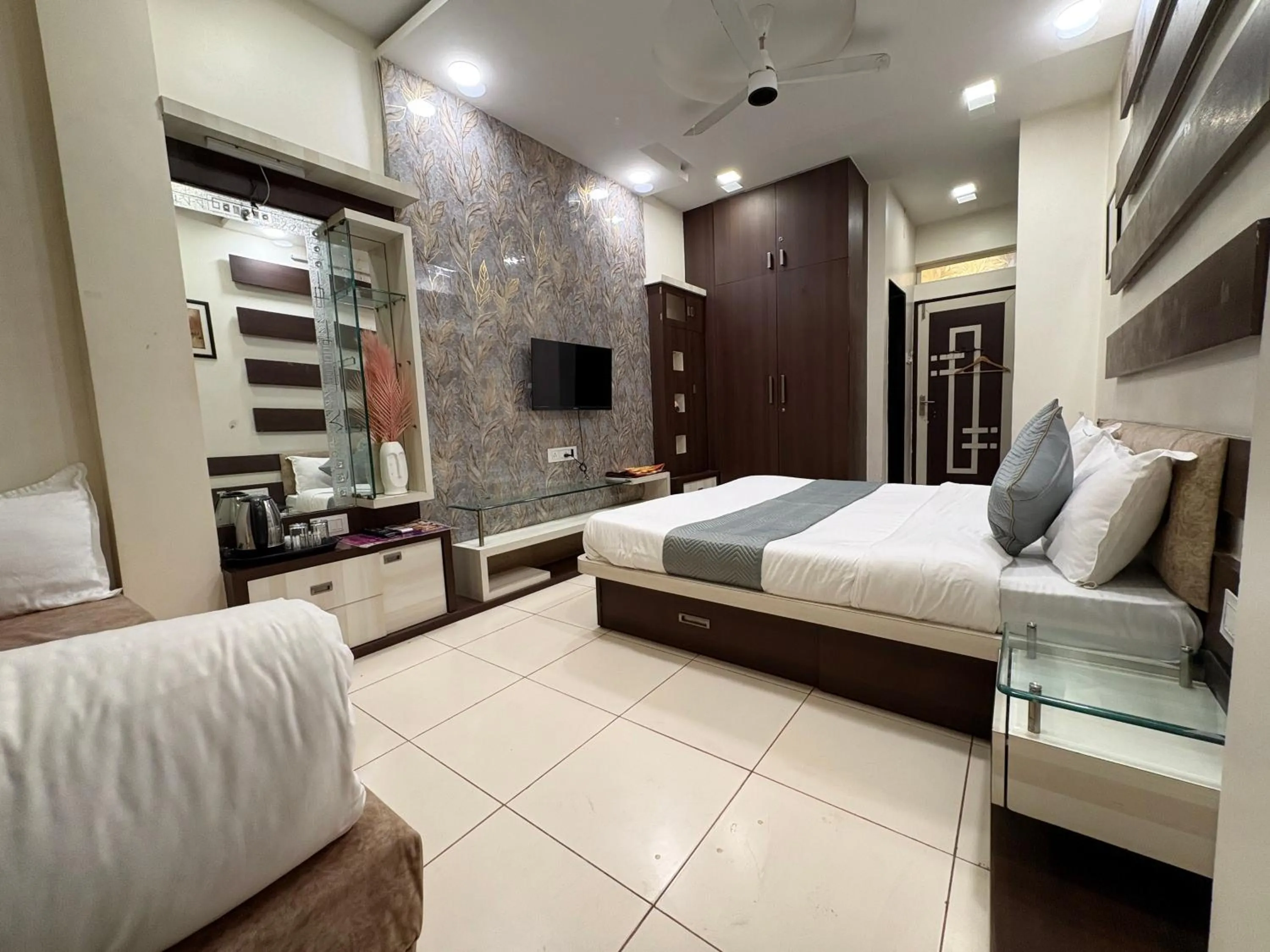 Bedroom, Bed in Hotel Anantshree Inn Shree Mahakaleshwar Temple Ujjain