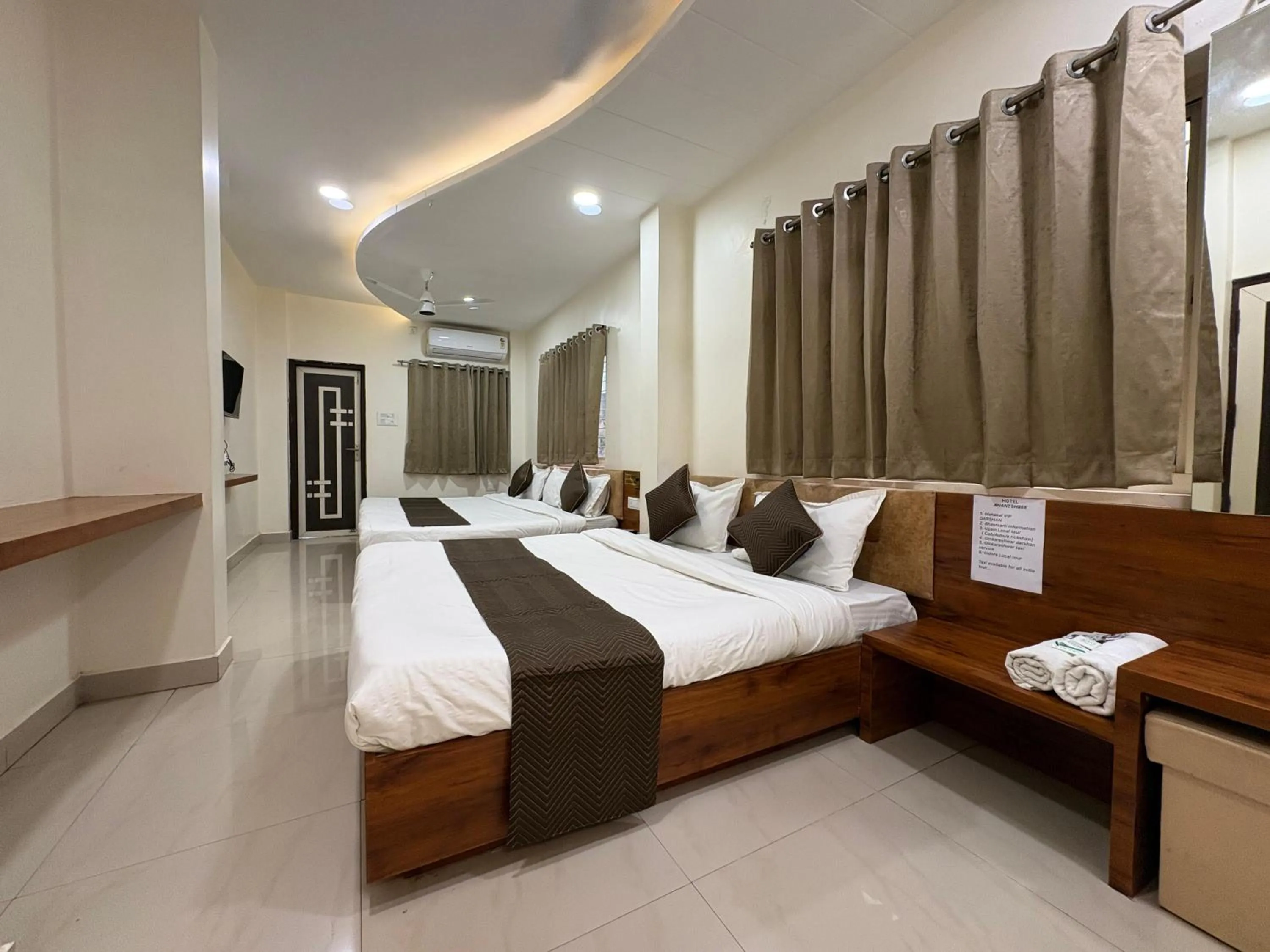 Bed in Hotel Anantshree Inn Shree Mahakaleshwar Temple Ujjain