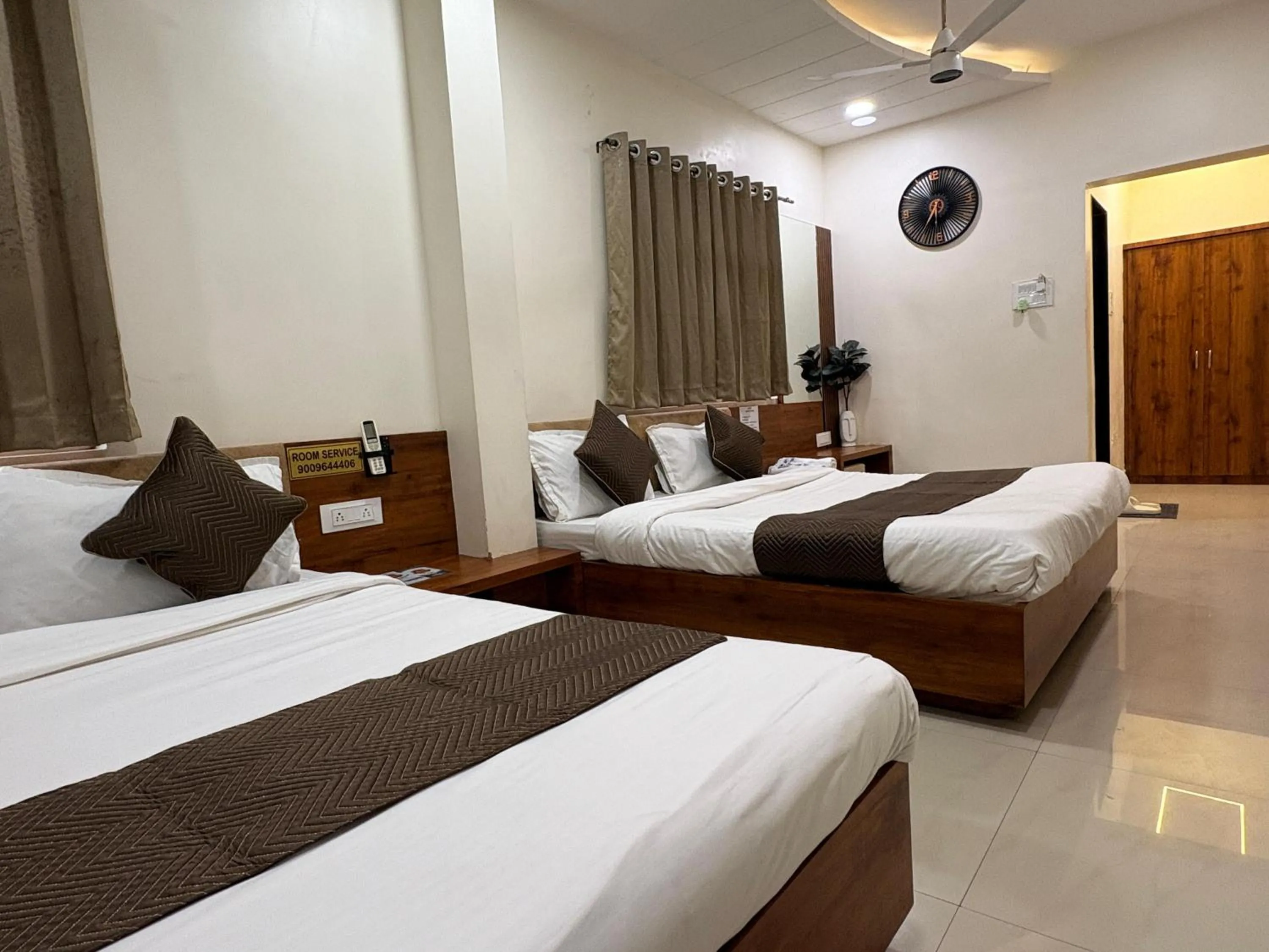 Bed in Hotel Anantshree Inn Shree Mahakaleshwar Temple Ujjain