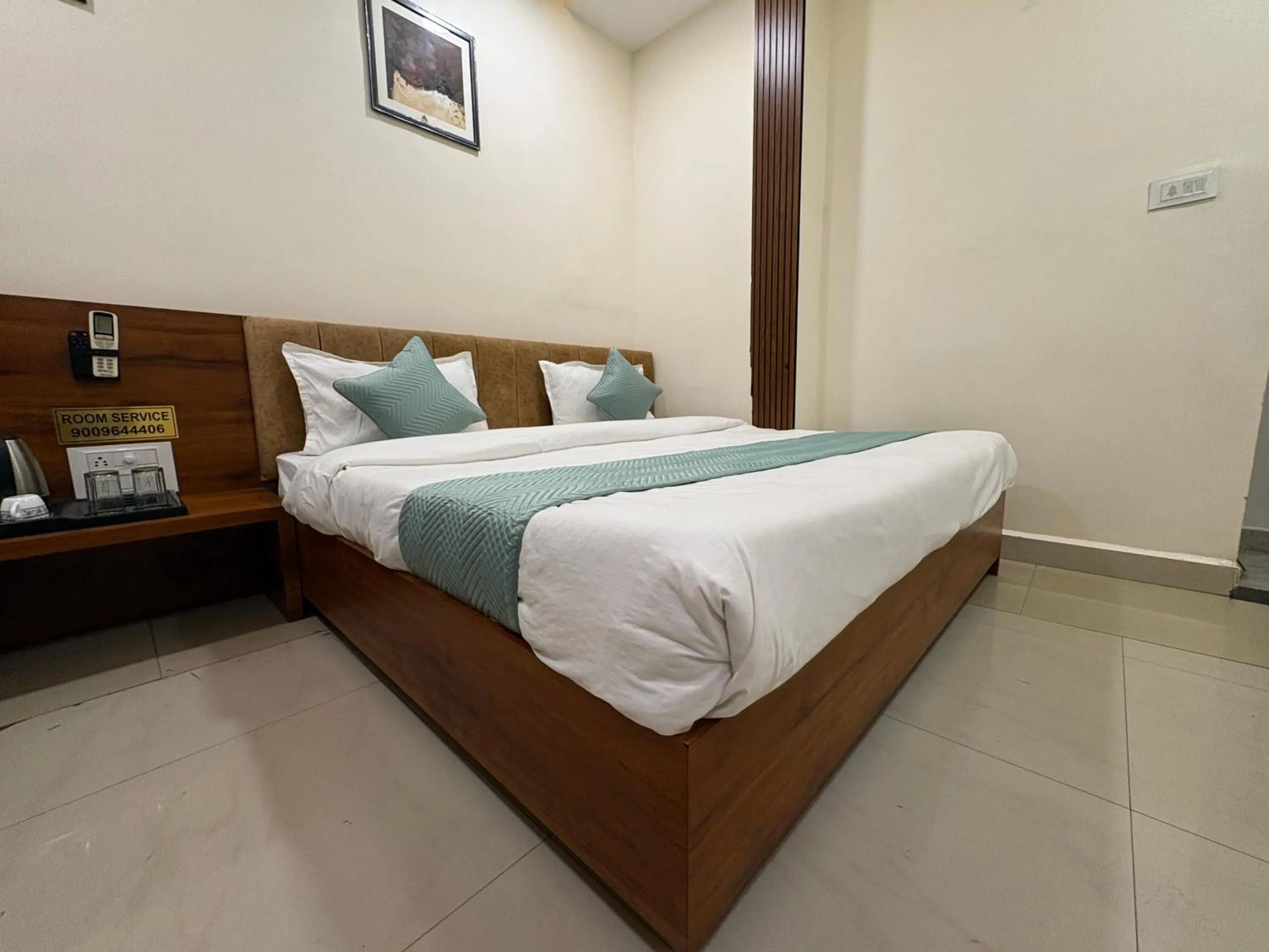 Bed in Hotel Anantshree Inn Shree Mahakaleshwar Temple Ujjain