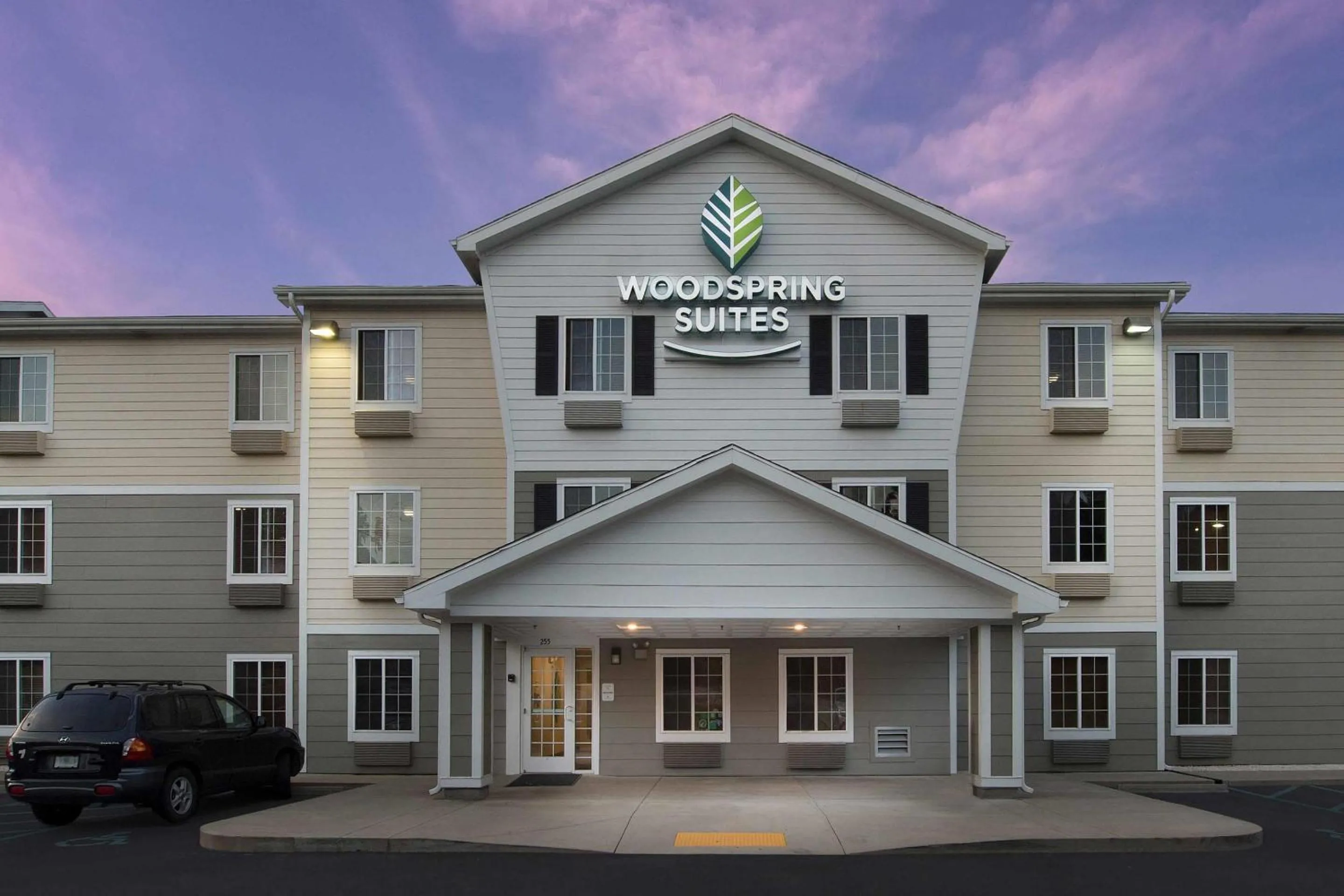 Property building in WoodSpring Suites Spartanburg - Duncan
