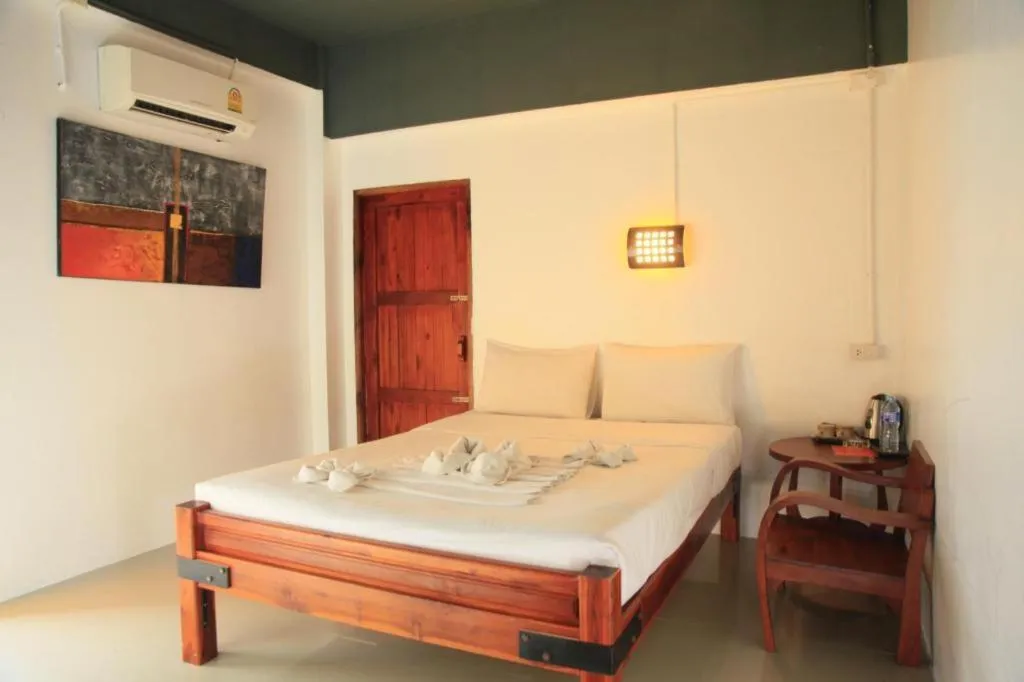 Bed in Hometel Hotel