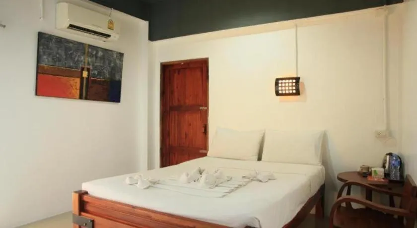 Bed in Hometel Hotel