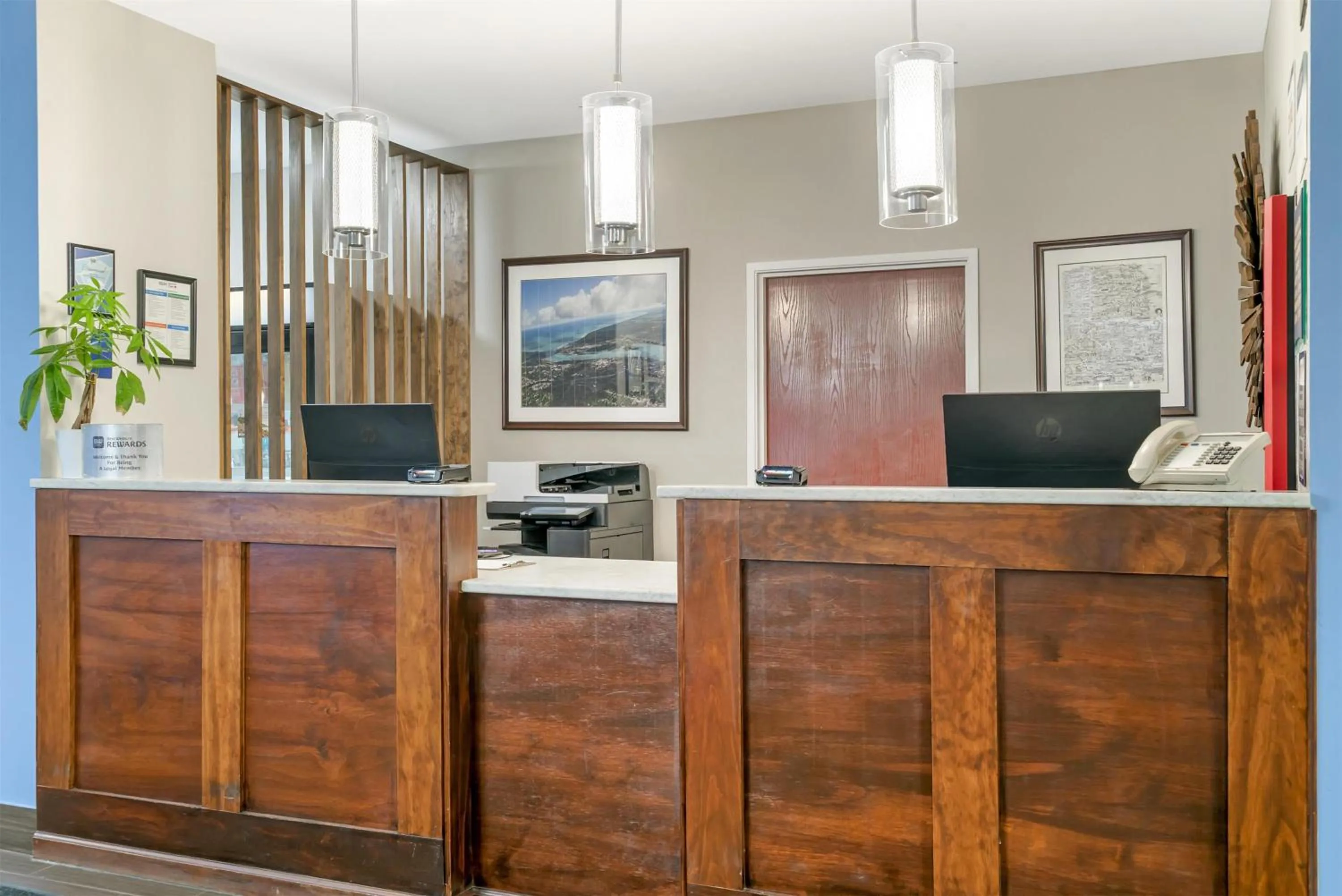 Lobby or reception in Best Western Port Huron Blue Water Bridge