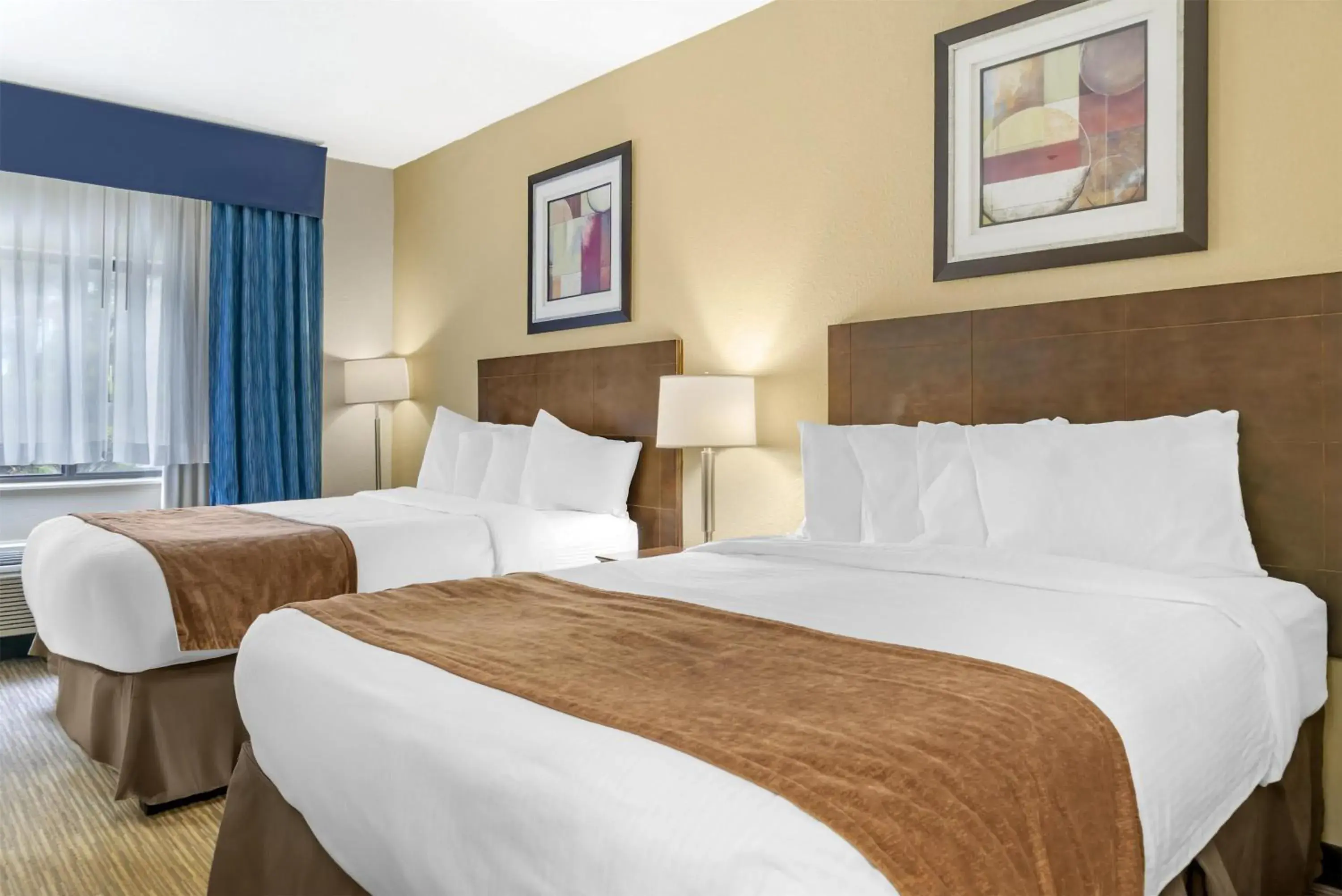 Queen Room with Two Queen Beds - Non-Smoking in Best Western Port Huron Blue Water Bridge Queen Room with Two Queen Beds - Non-Smoking in Best Western Port Huron Blue Water Bridge