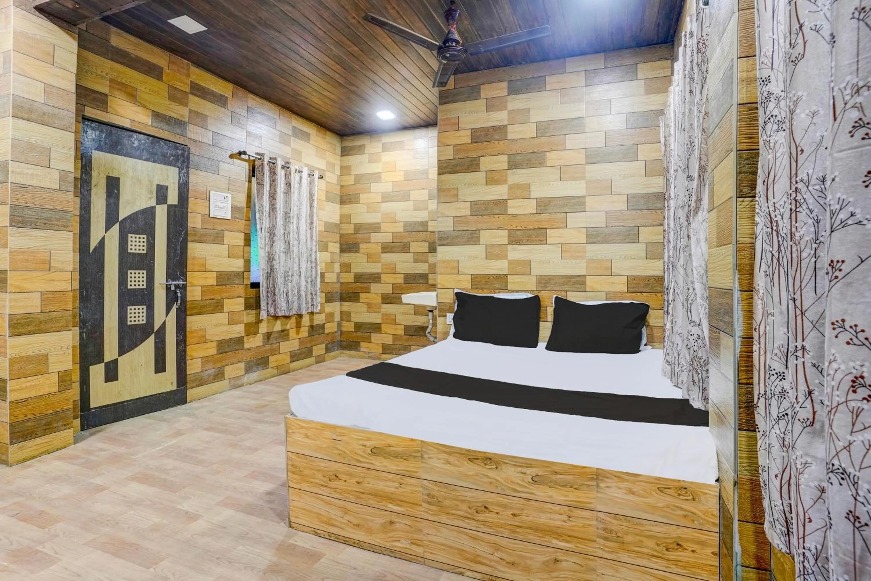 Bedroom, Bed in Hotel O Tulsi Resort