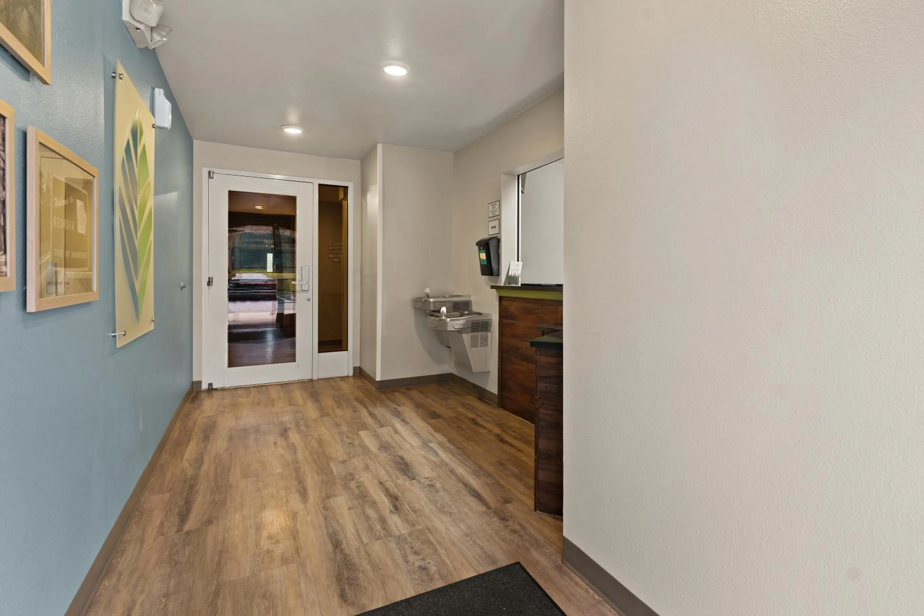 Lobby or reception in WoodSpring Suites Macon West I-475