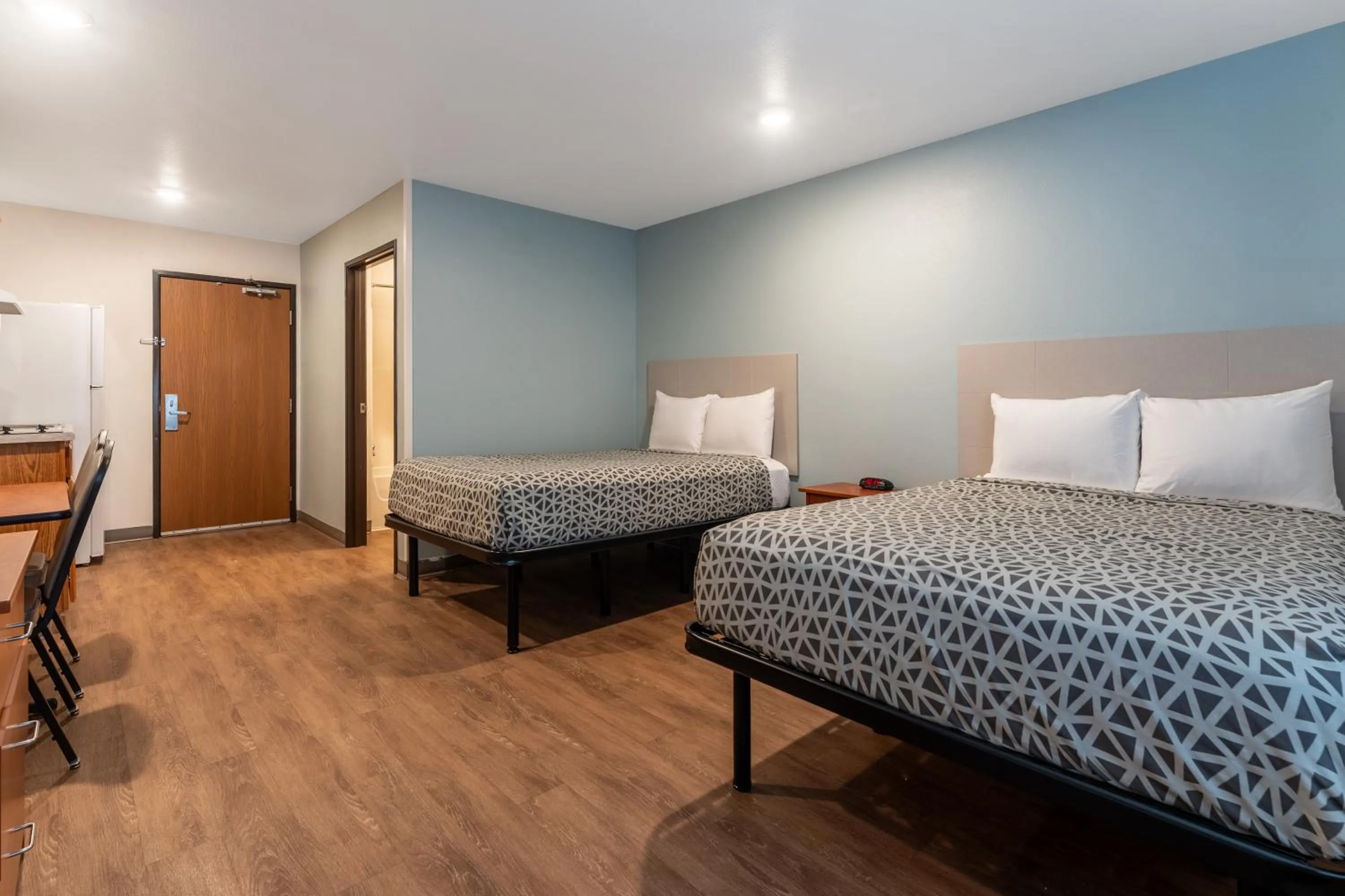 Bedroom, Bed in WoodSpring Suites Macon North