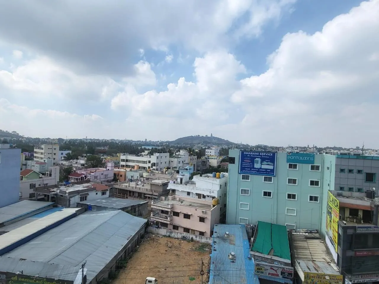 Restaurant/places to eat in Grand Continent Hosur A Sarovar Portico Affiliate Hotel