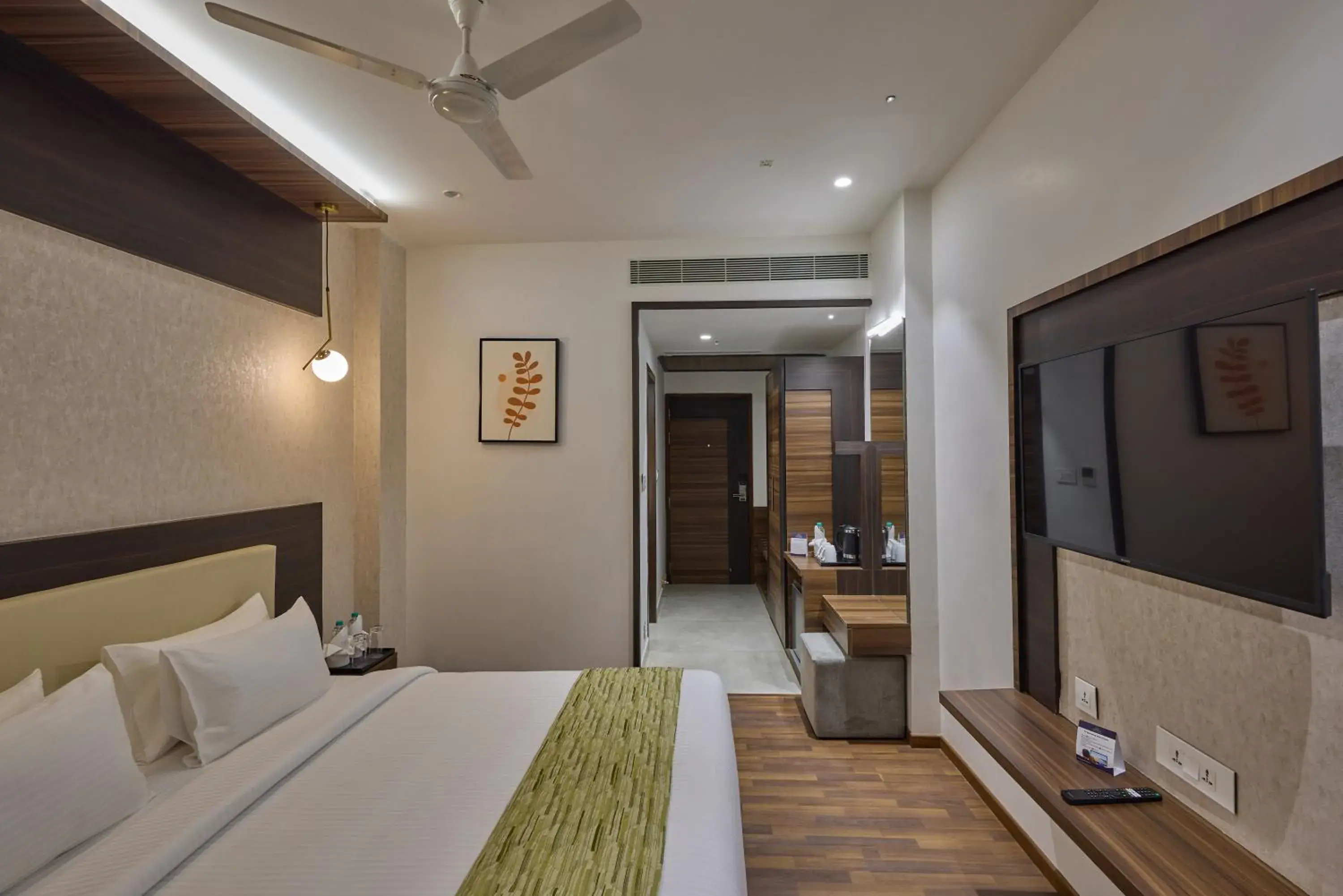 Deluxe 01 Double Bed in Grand Continent Hosur A Sarovar Portico Affiliate Hotel Deluxe 01 Double Bed in Grand Continent Hosur A Sarovar Portico Affiliate Hotel