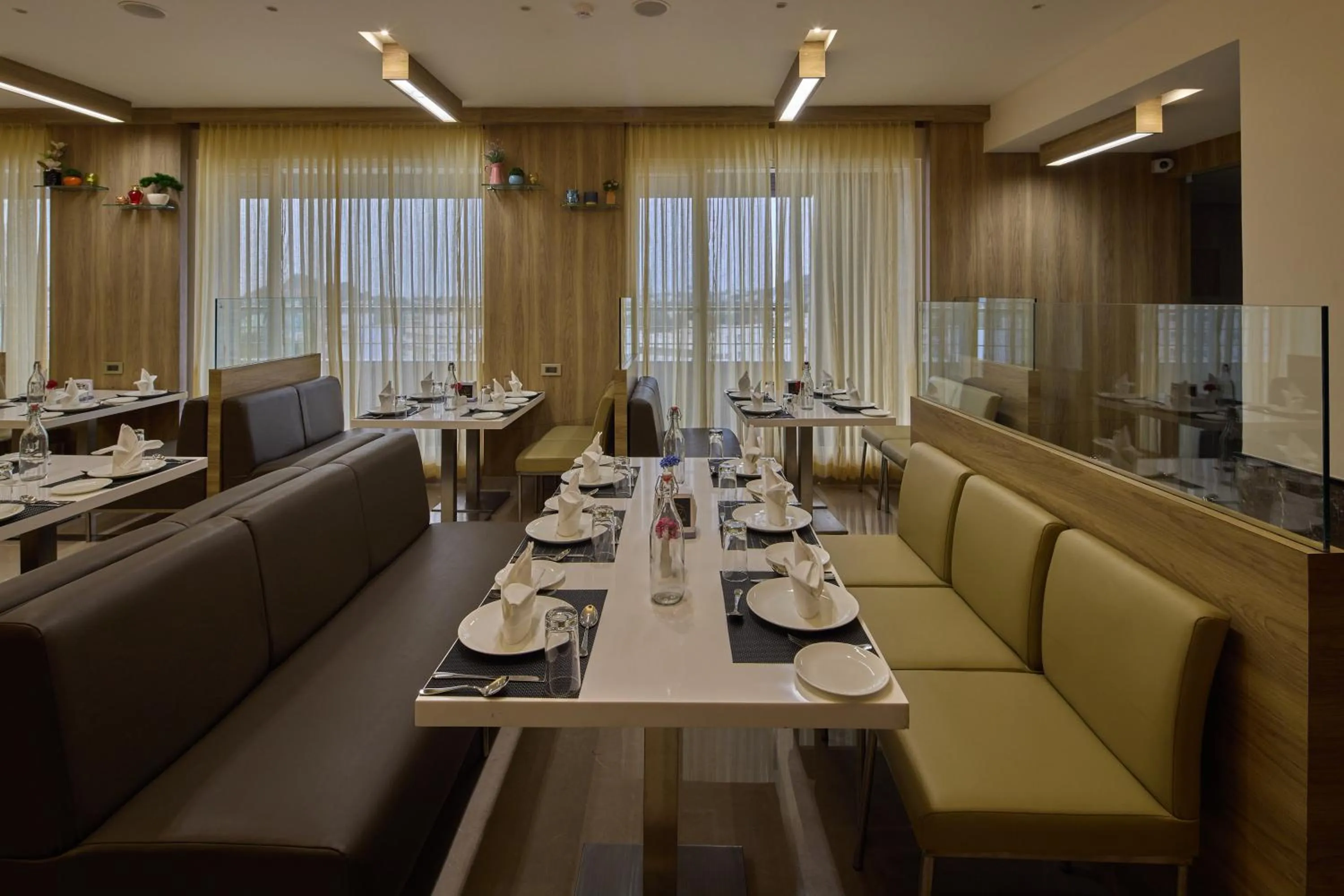 Restaurant/places to eat in Grand Continent Hosur A Sarovar Portico Affiliate Hotel