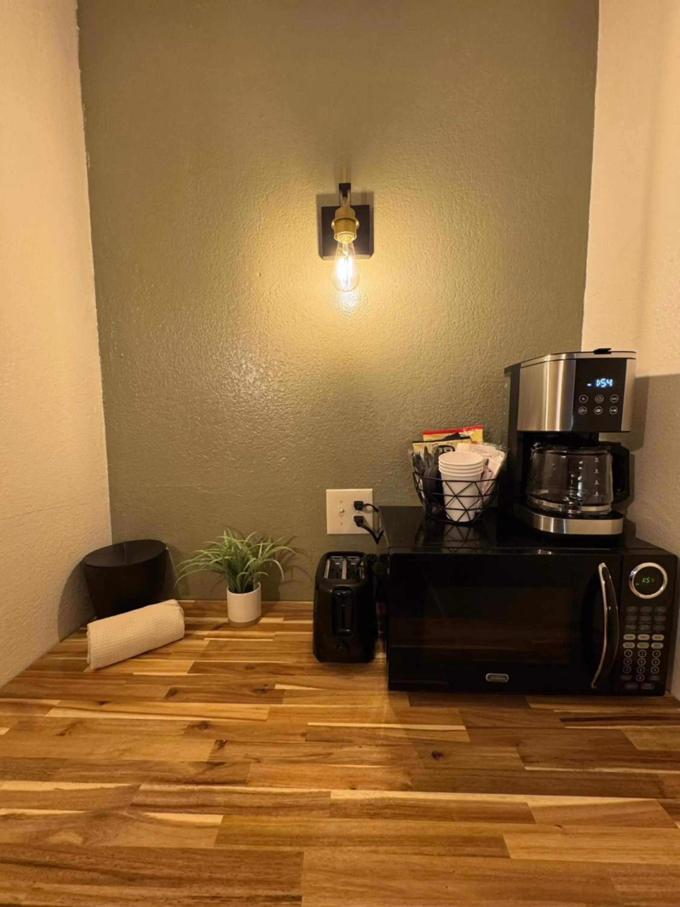 Superior Single Room in The Pioneer Motel Superior Single Room in The Pioneer Motel