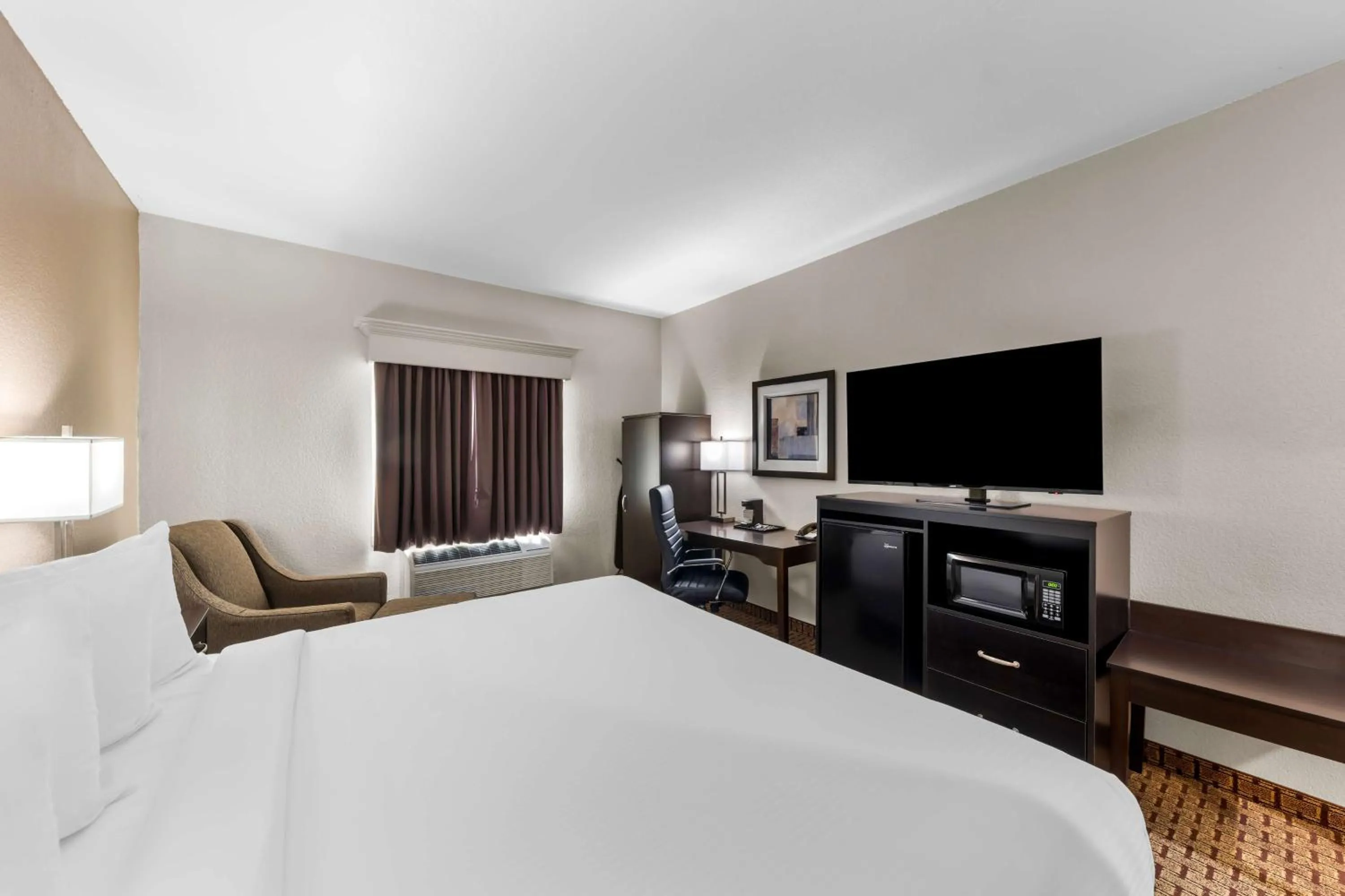 Bedroom, Bed in Best Western Halito Inn