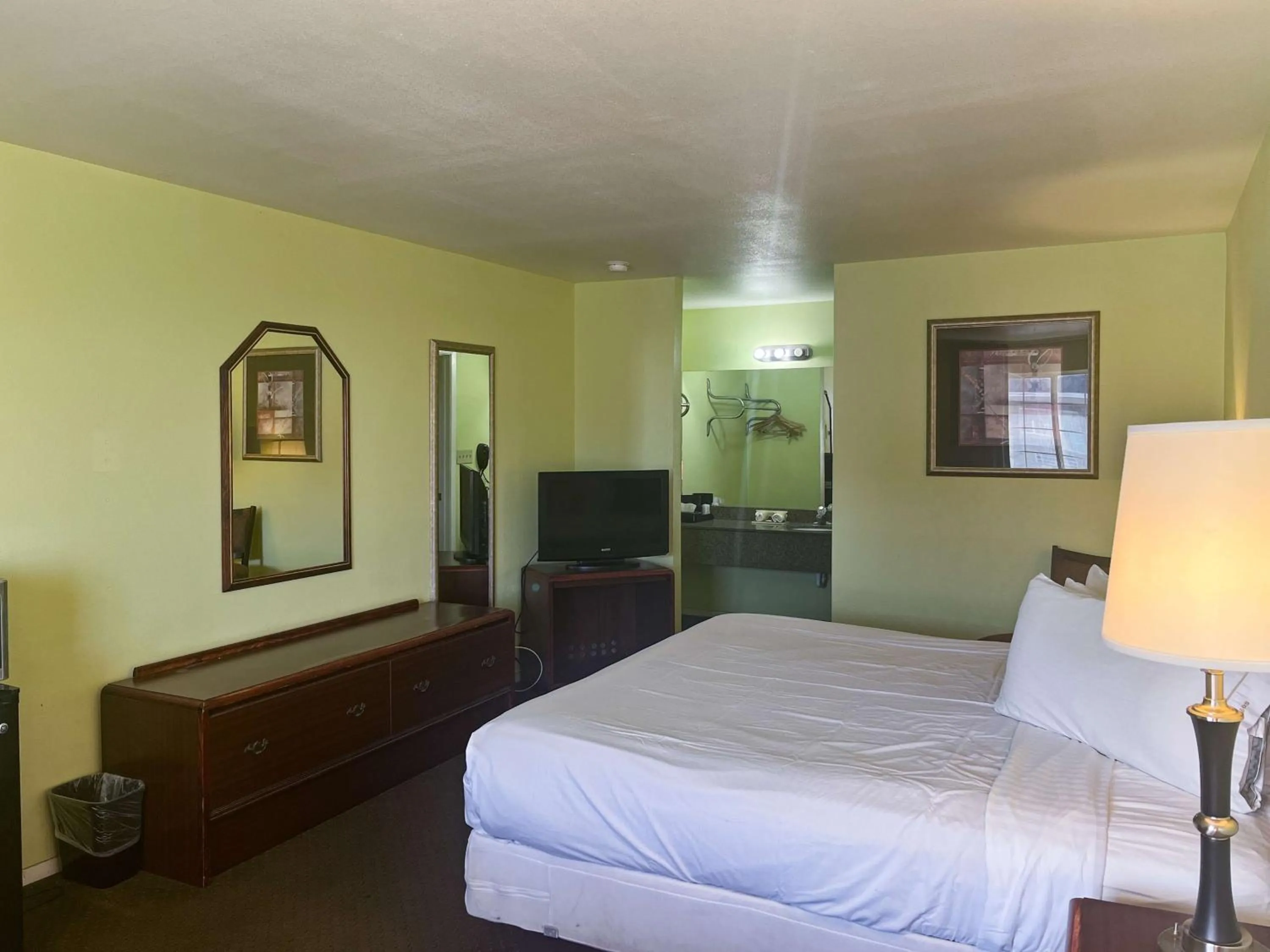 Bedroom, Bed in Motel 6 Tulia, TX