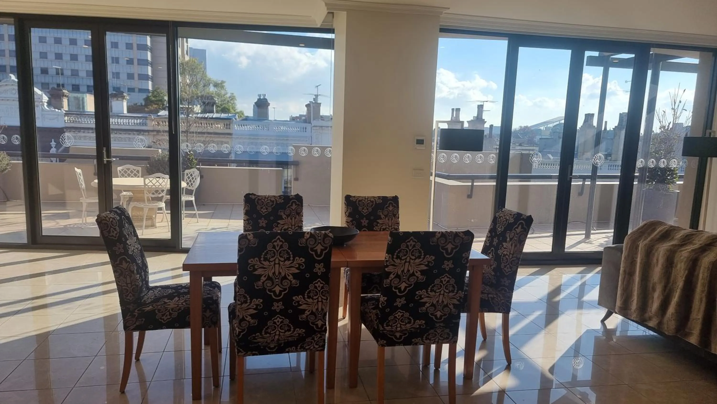 Dining area in Melbourne Metropole Central Official