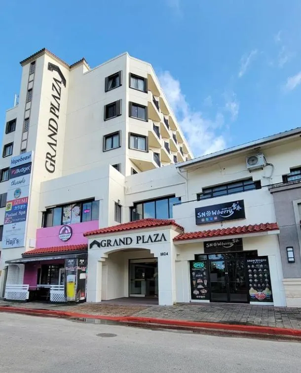 Restaurant/places to eat in Grand Plaza Hotel