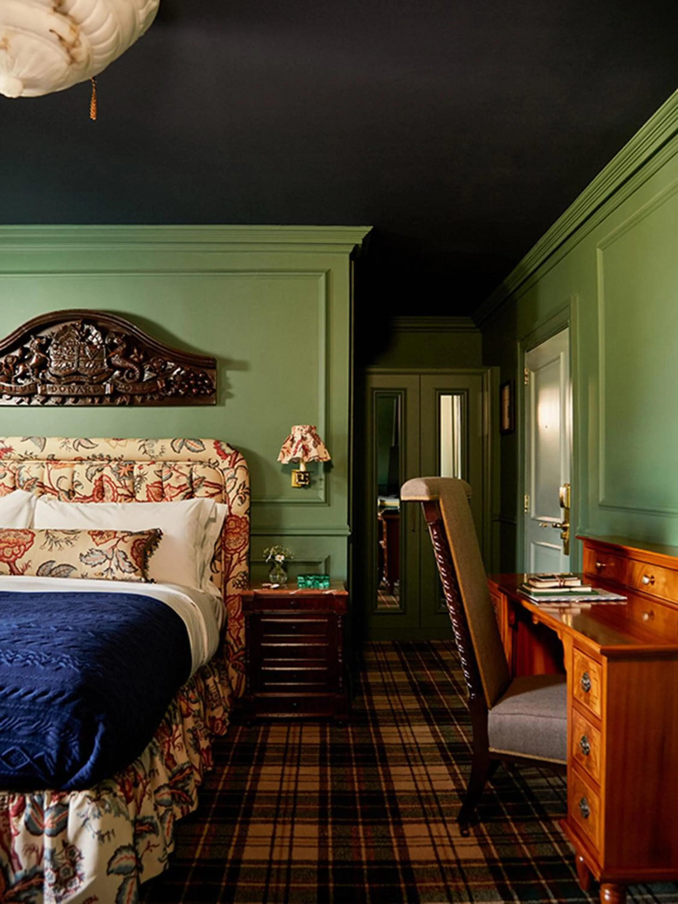 Living room, Bed in Slieve Donard